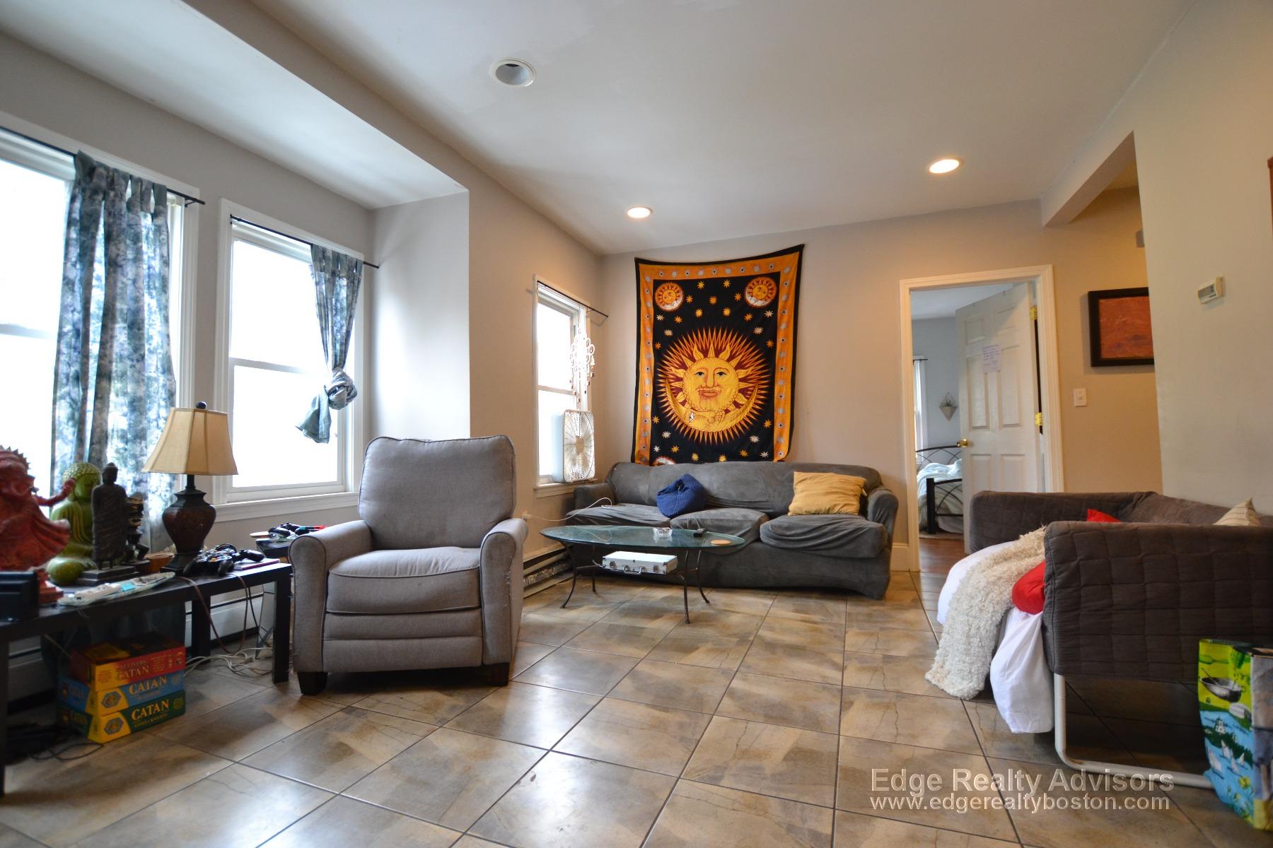 6 bed, 2 bath apartment for rent at 32 Long Ave Unit 1, Brighton — photo 2 of 11