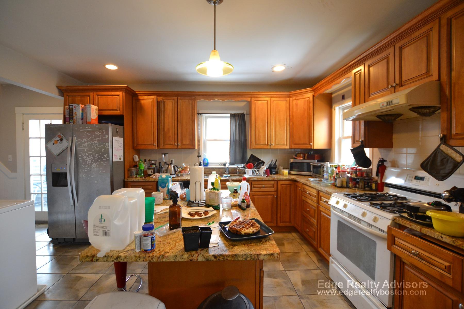 6 bed, 2 bath apartment for rent at 32 Long Ave Unit 1, Brighton — photo 1 of 11