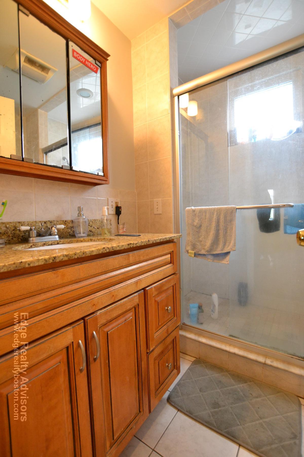 6 bed, 2 bath apartment for rent at 32 Long Ave Unit 1, Brighton — photo 10 of 11