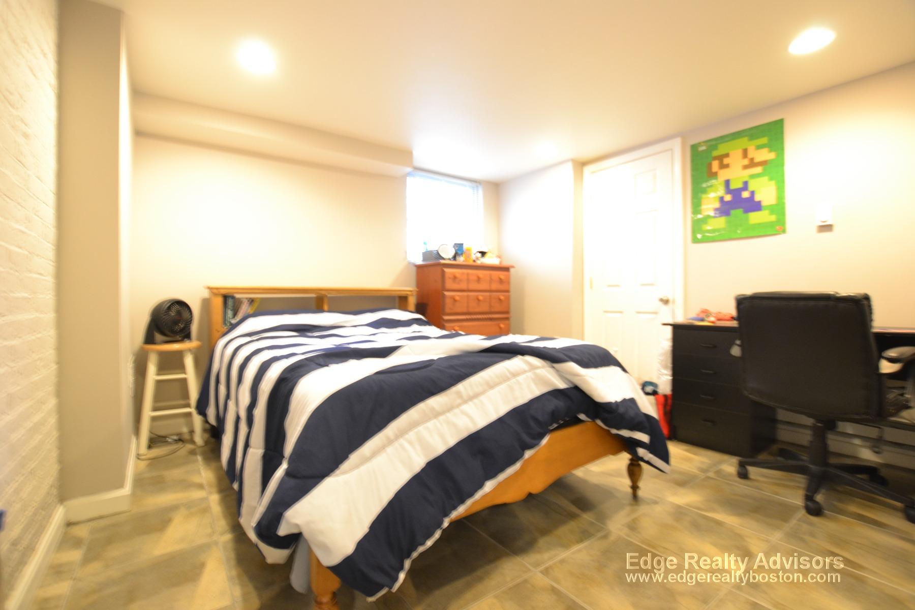 4 bed, 2 bath apartment for rent at 42 Allston St Unit 1, Allston — photo 5 of 9
