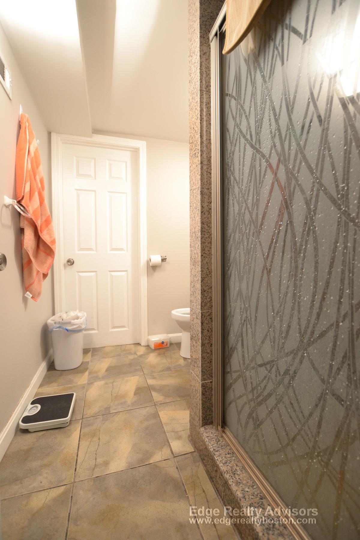 4 bed, 2 bath apartment for rent at 42 Allston St Unit 1, Allston — photo 4 of 9