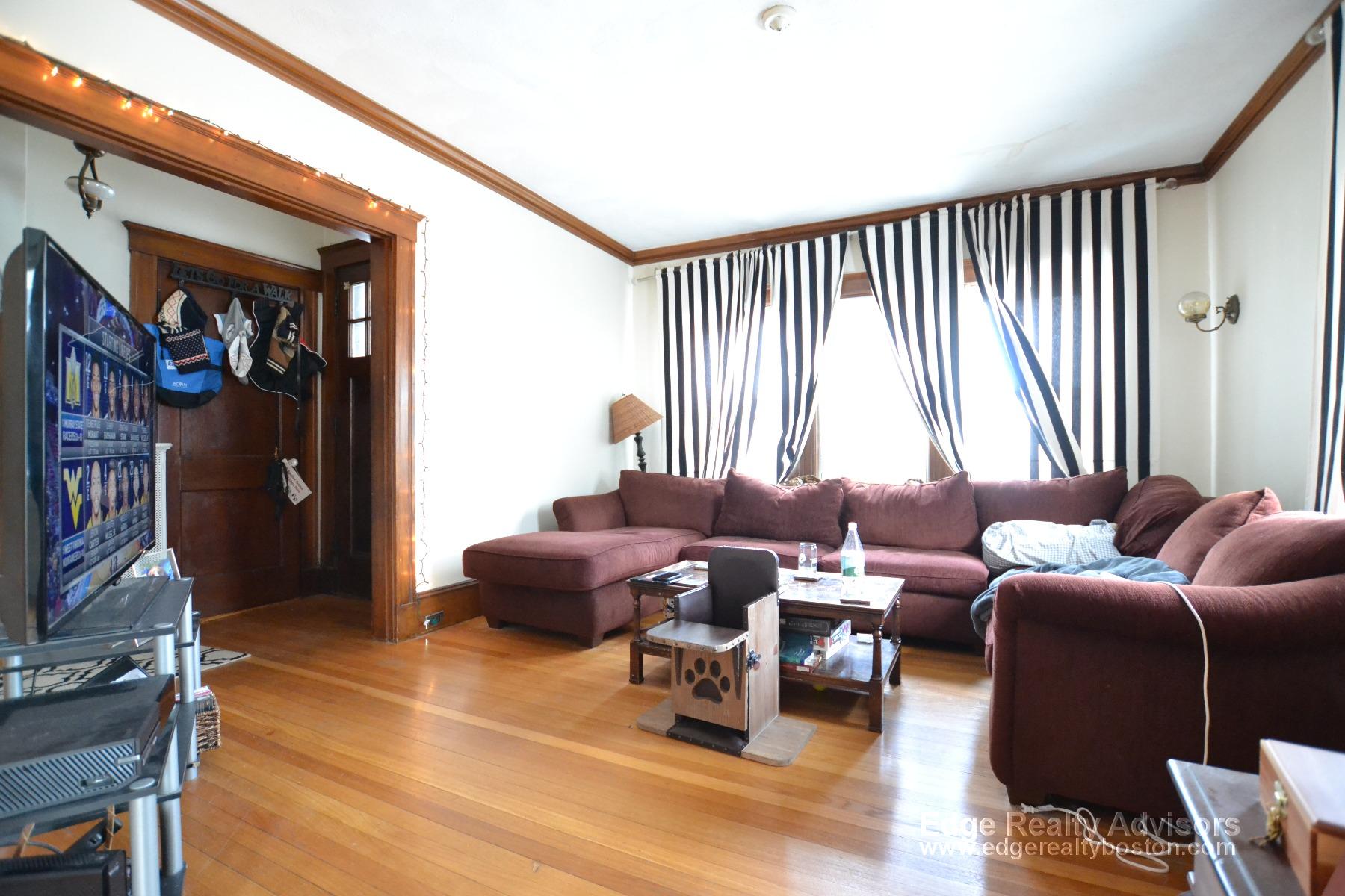 2 bed, 1 bath apartment for rent at 28 Falkland St Unit 1, Brighton — photo 5 of 10