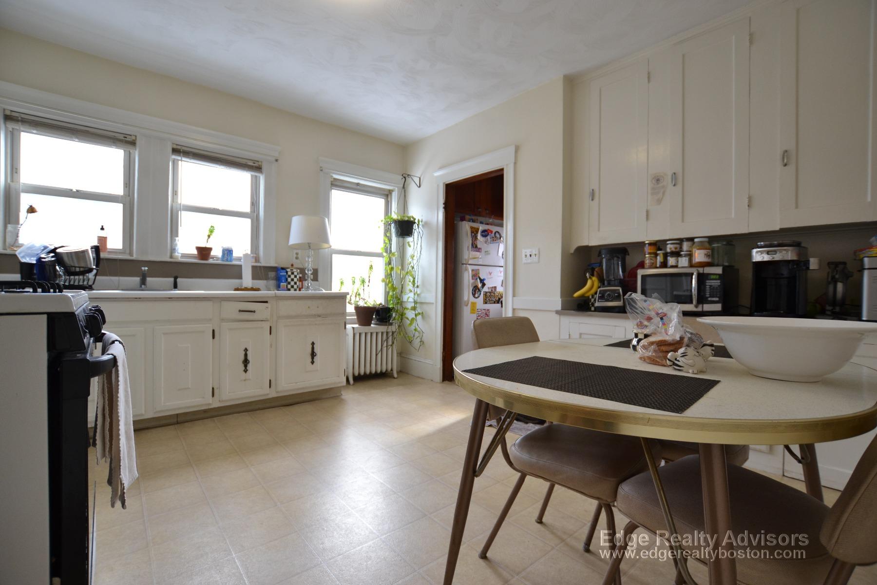 2 bed, 1 bath apartment for rent at 28 Falkland St Unit 1, Brighton — photo 2 of 10