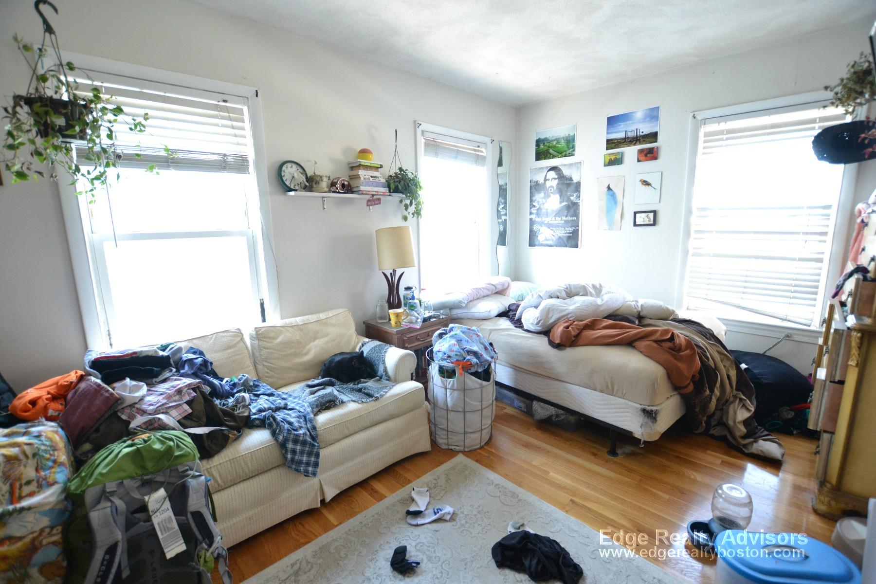 4 bed, 1.5 bath apartment for rent at 64 North Beacon St Unit 1, Brighton — photo 7 of 13