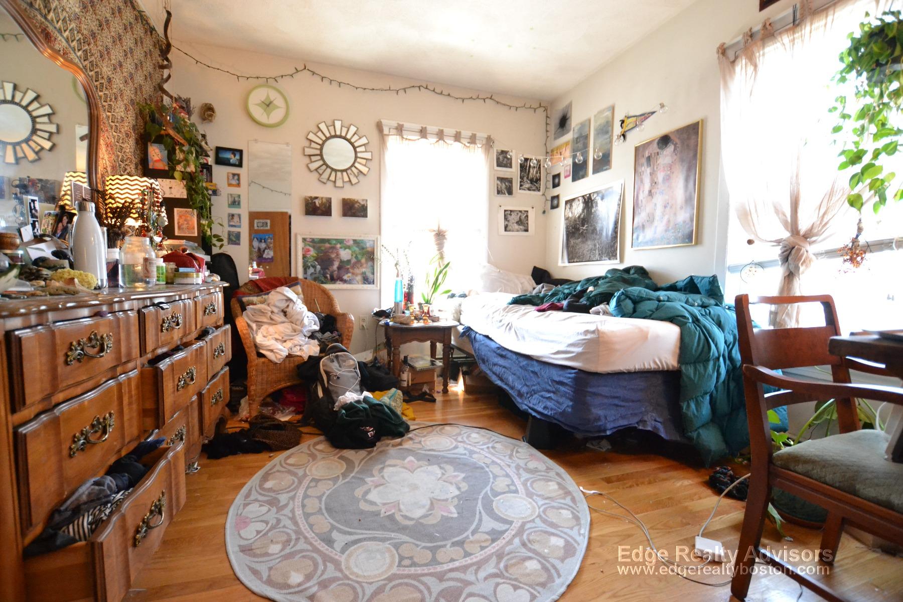 4 bed, 1.5 bath apartment for rent at 64 North Beacon St Unit 1, Brighton — photo 4 of 13