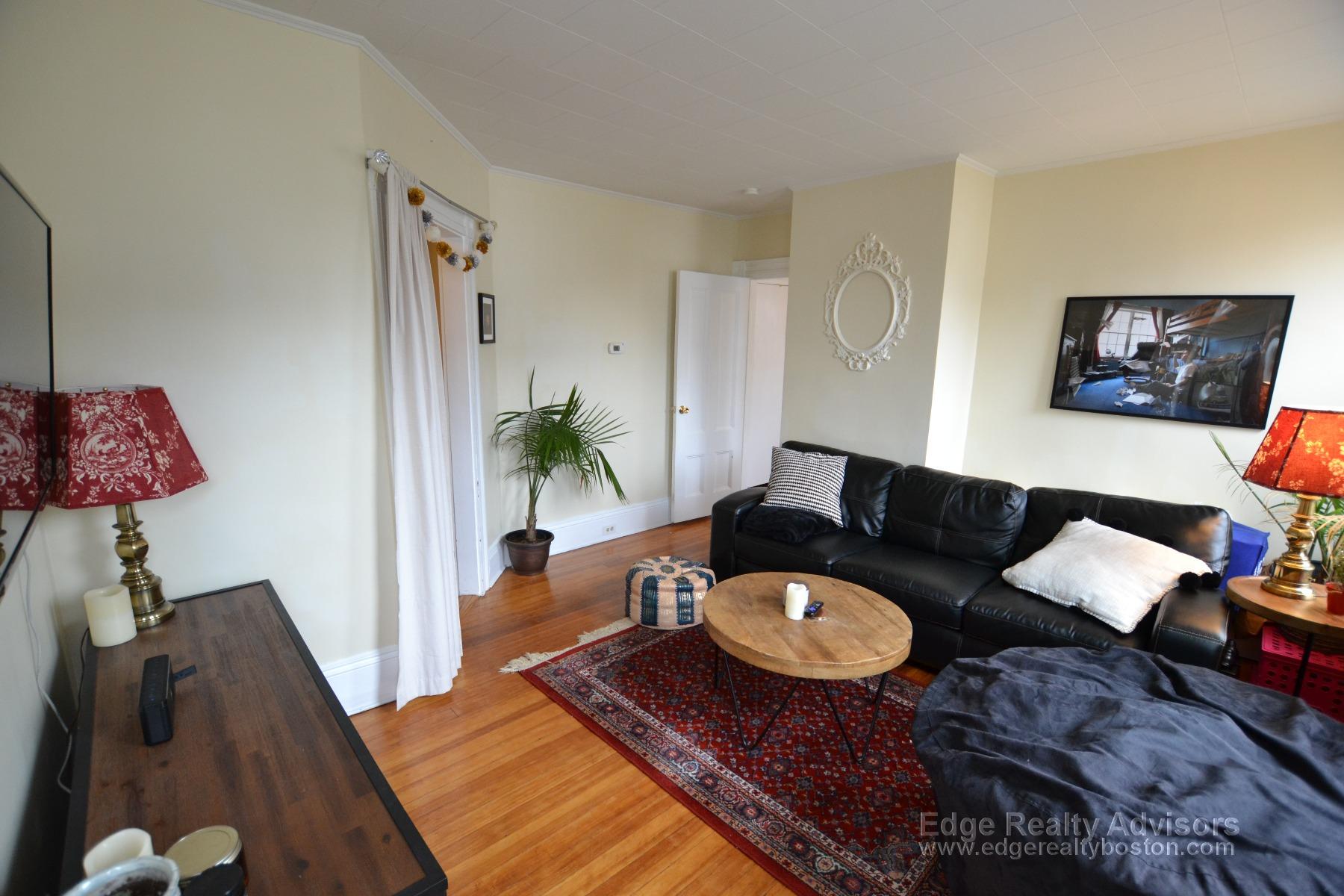 2 bed, 1 bath apartment for rent at 166 Franklin St Unit 1, Allston — photo 4 of 7