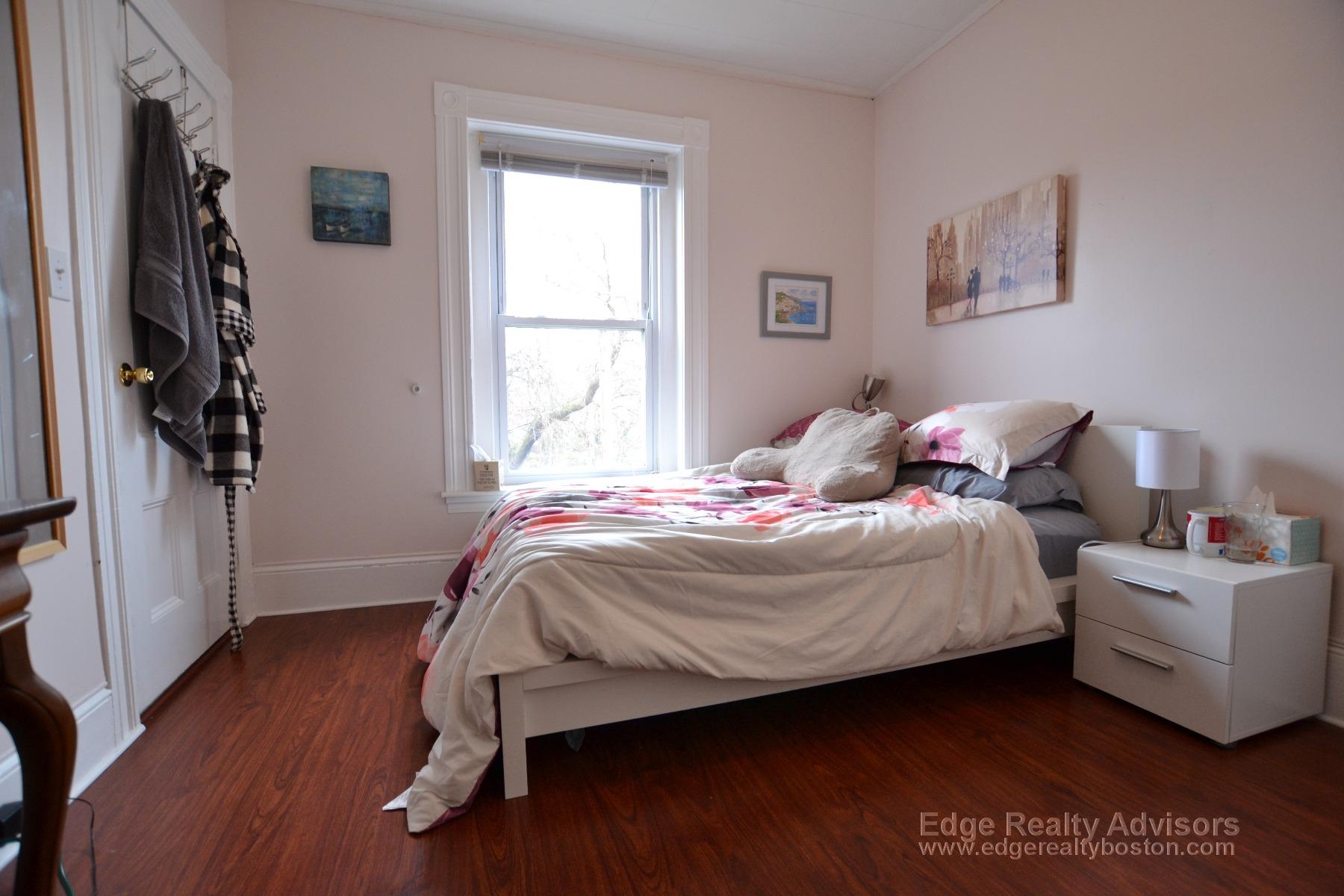 2 bed, 1 bath apartment for rent at 166 Franklin St Unit 1, Allston — photo 7 of 7