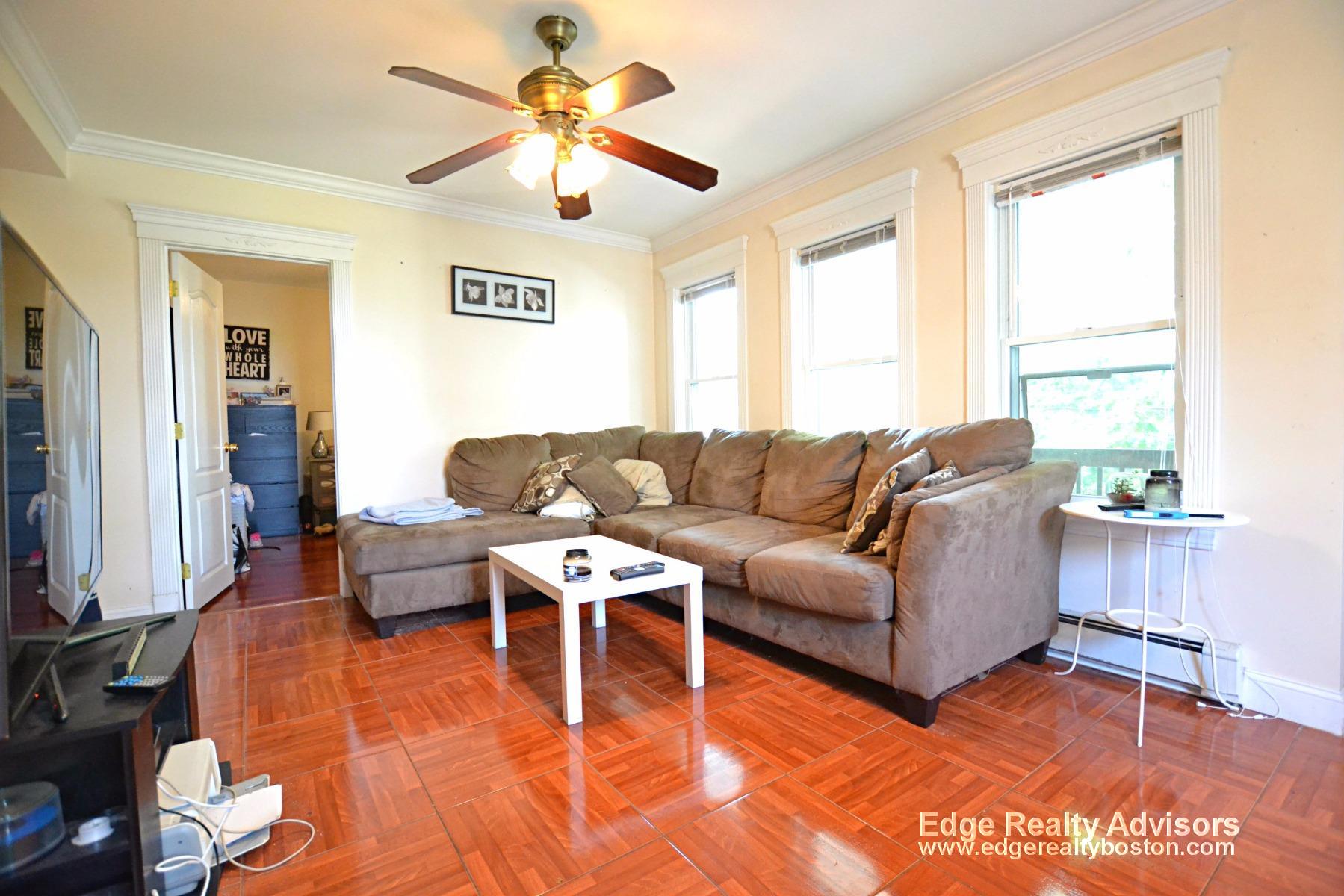 3 bed, 2 bath apartment for rent at 8 Delaware Pl Unit 2, Brighton — photo 3 of 10