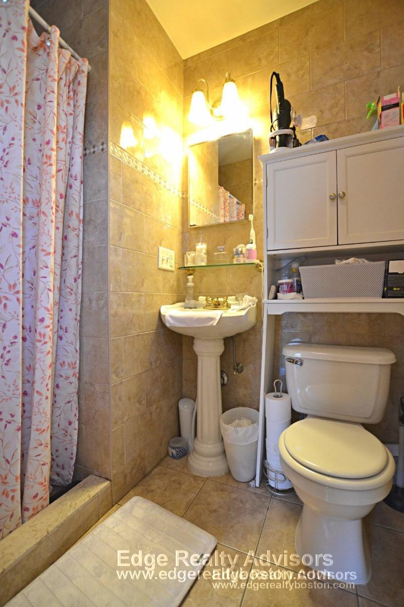3 bed, 2 bath apartment for rent at 8 Delaware Pl Unit 2, Brighton — photo 8 of 10