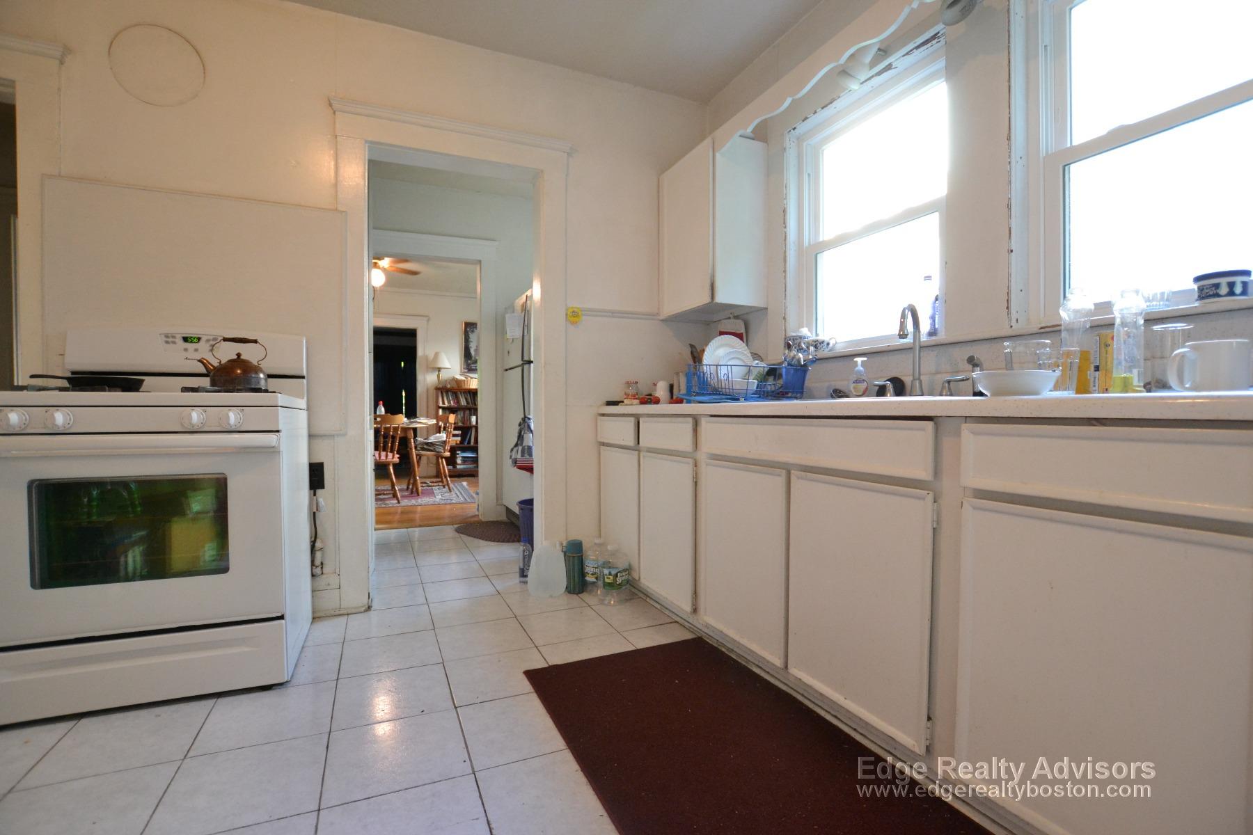 2 bed, 1 bath apartment for rent at 23 North Crescent Cir Unit 1, Brighton — photo 1 of 6