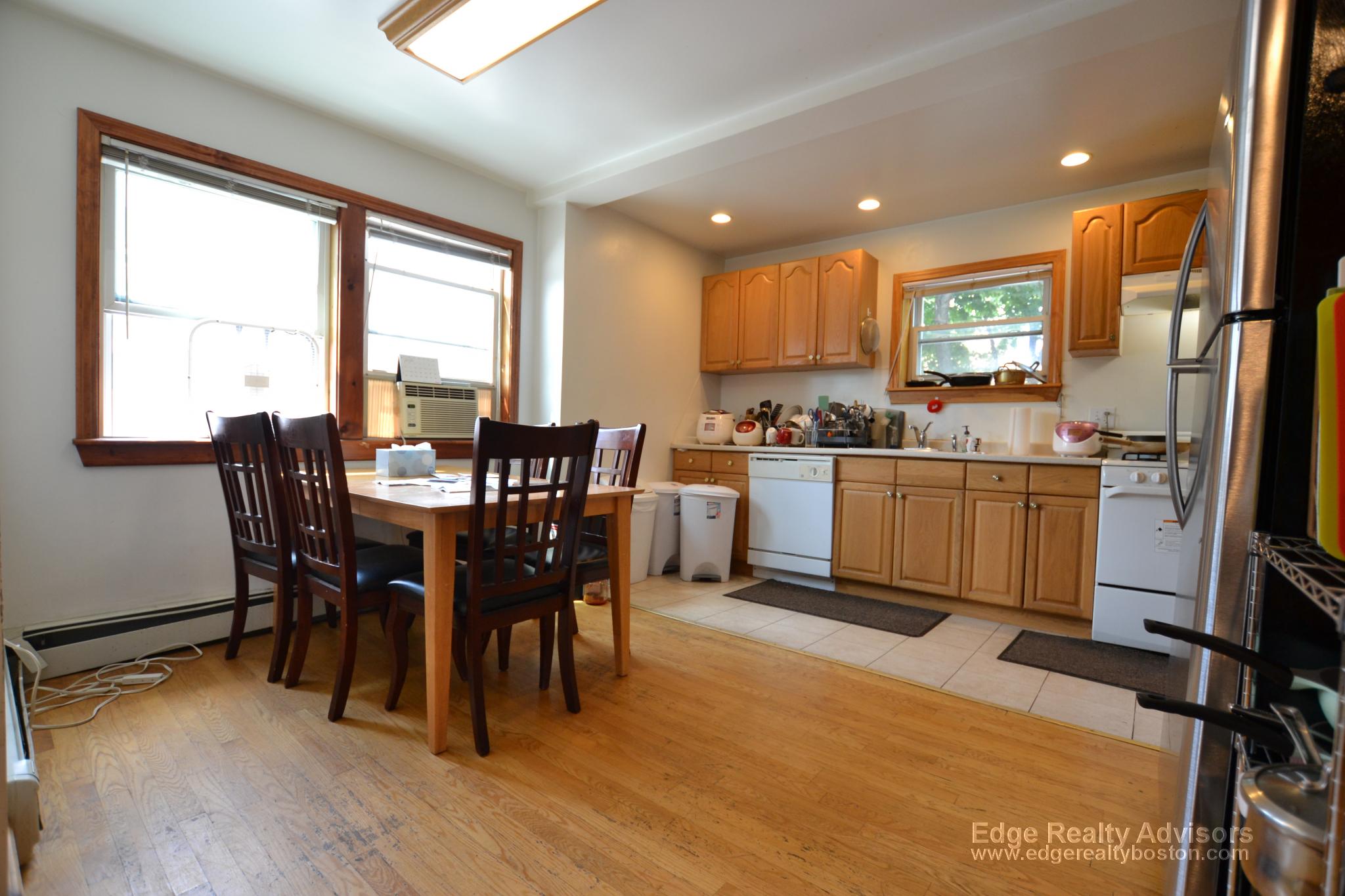 6 bed, 2 bath apartment for rent at 44 Gardner Unit 3, Allston — photo 3 of 12