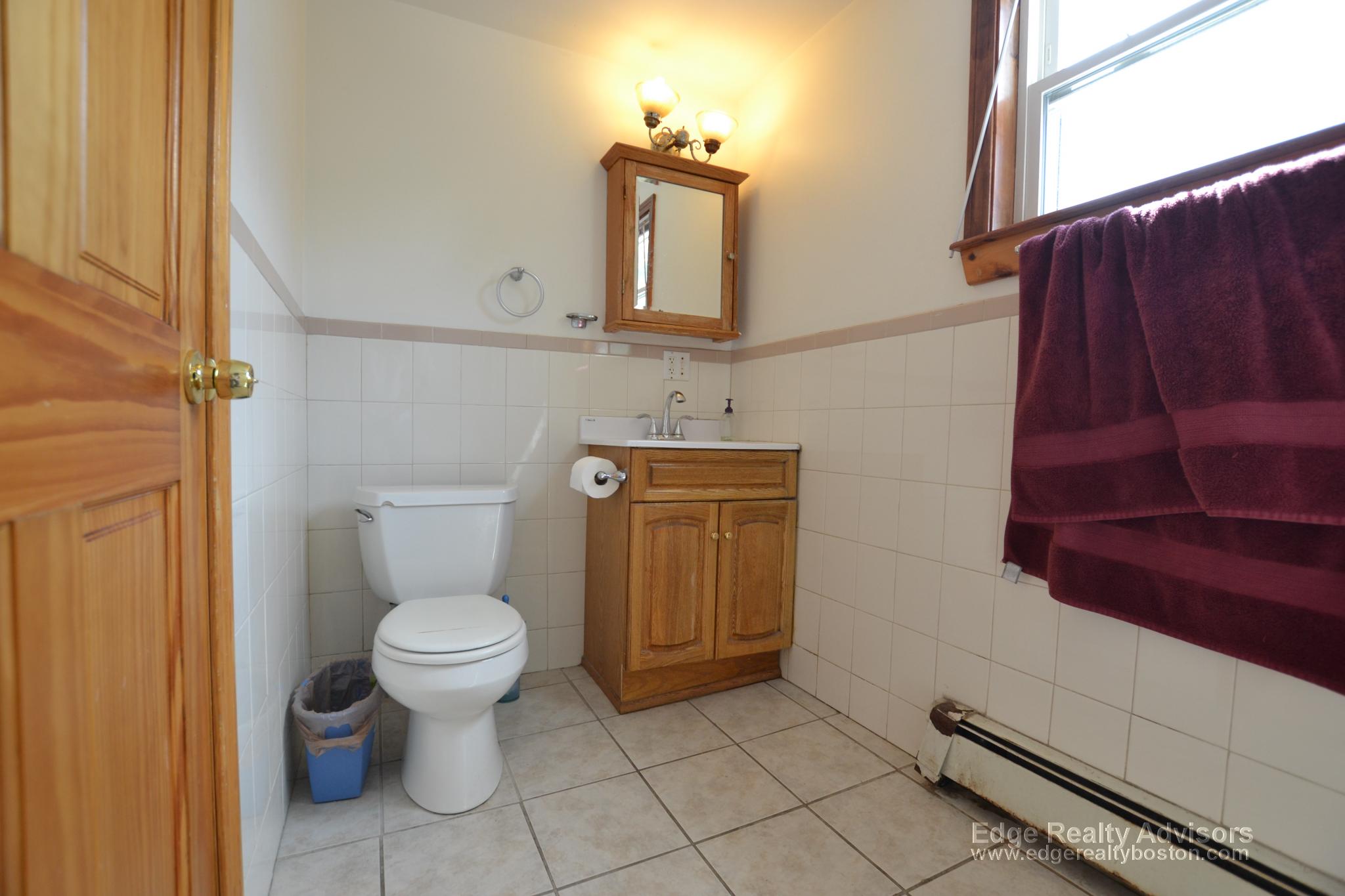 6 bed, 2 bath apartment for rent at 45 Gardner Unit 3, Allston — photo 11 of 12