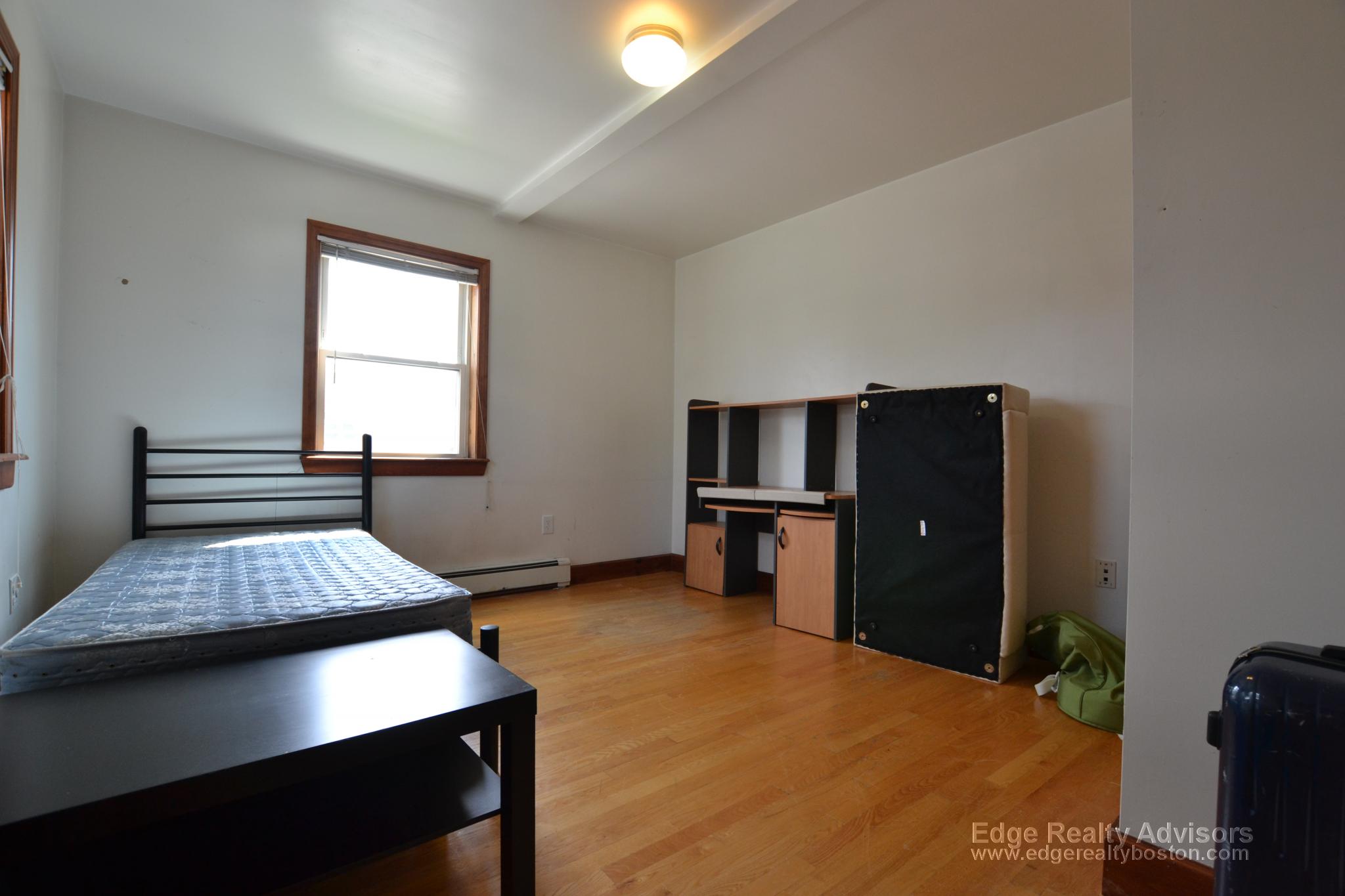 6 bed, 2 bath apartment for rent at 45 Gardner Unit 3, Allston — photo 10 of 12