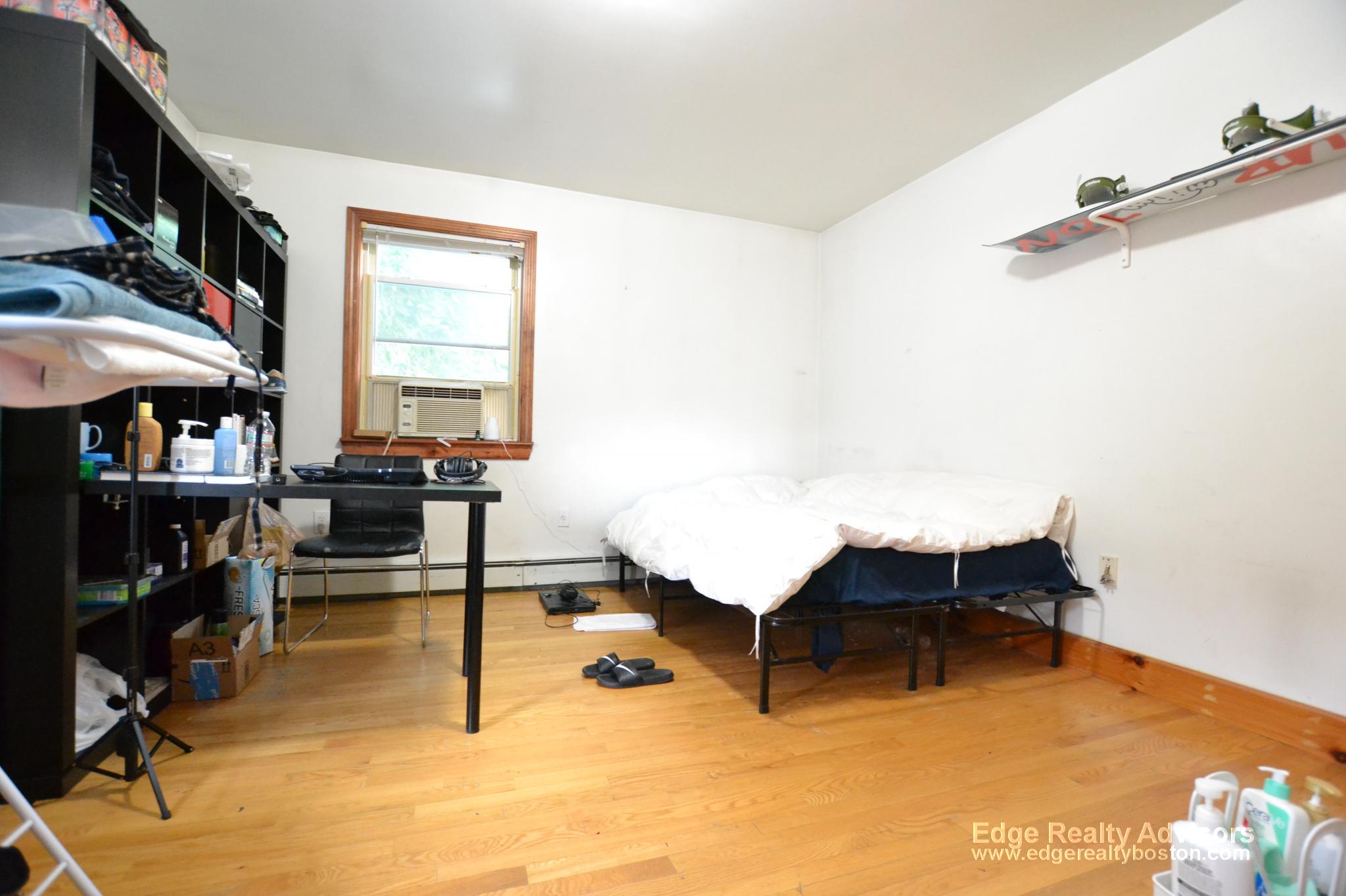 6 bed, 2 bath apartment for rent at 45 Gardner Unit 3, Allston — photo 7 of 12