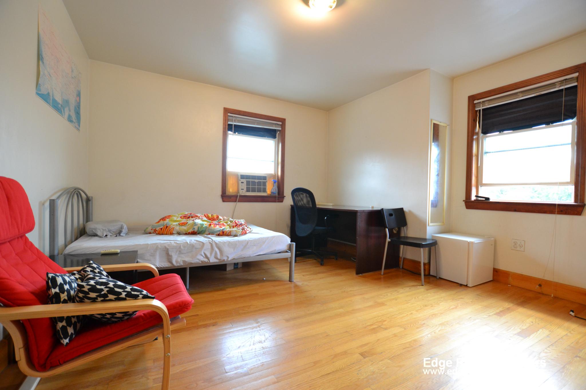 6 bed, 2 bath apartment for rent at 45 Gardner Unit 3, Allston — photo 8 of 12
