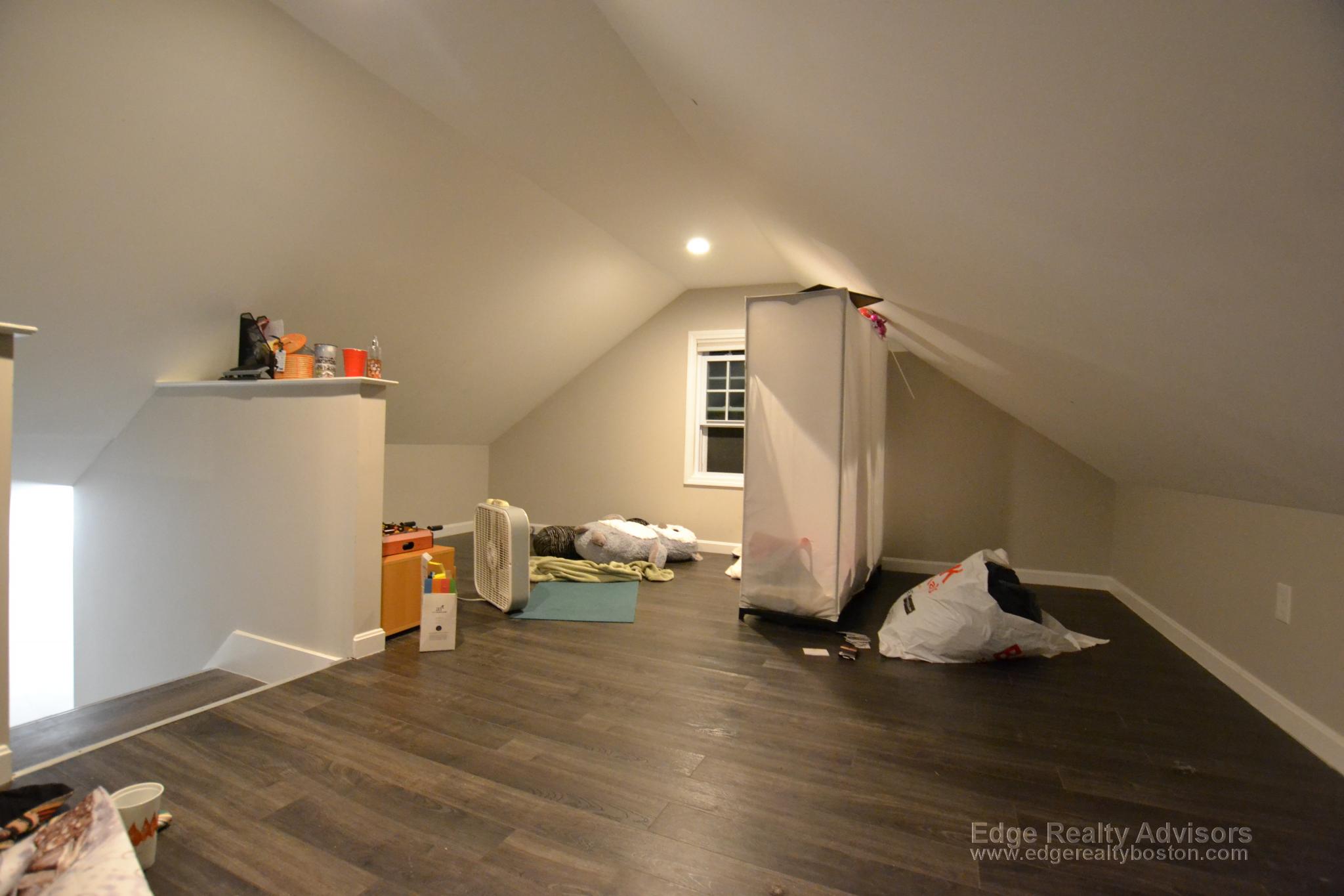 4 bed, 2 bath apartment for rent at 38 Kenrick St Unit 1, Brighton — photo 14 of 16