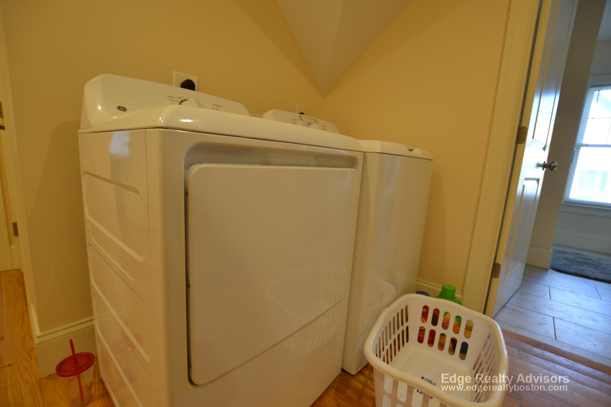 4 bed, 2 bath apartment for rent at 21 Higgins St Unit 2, Allston — photo 4 of 9