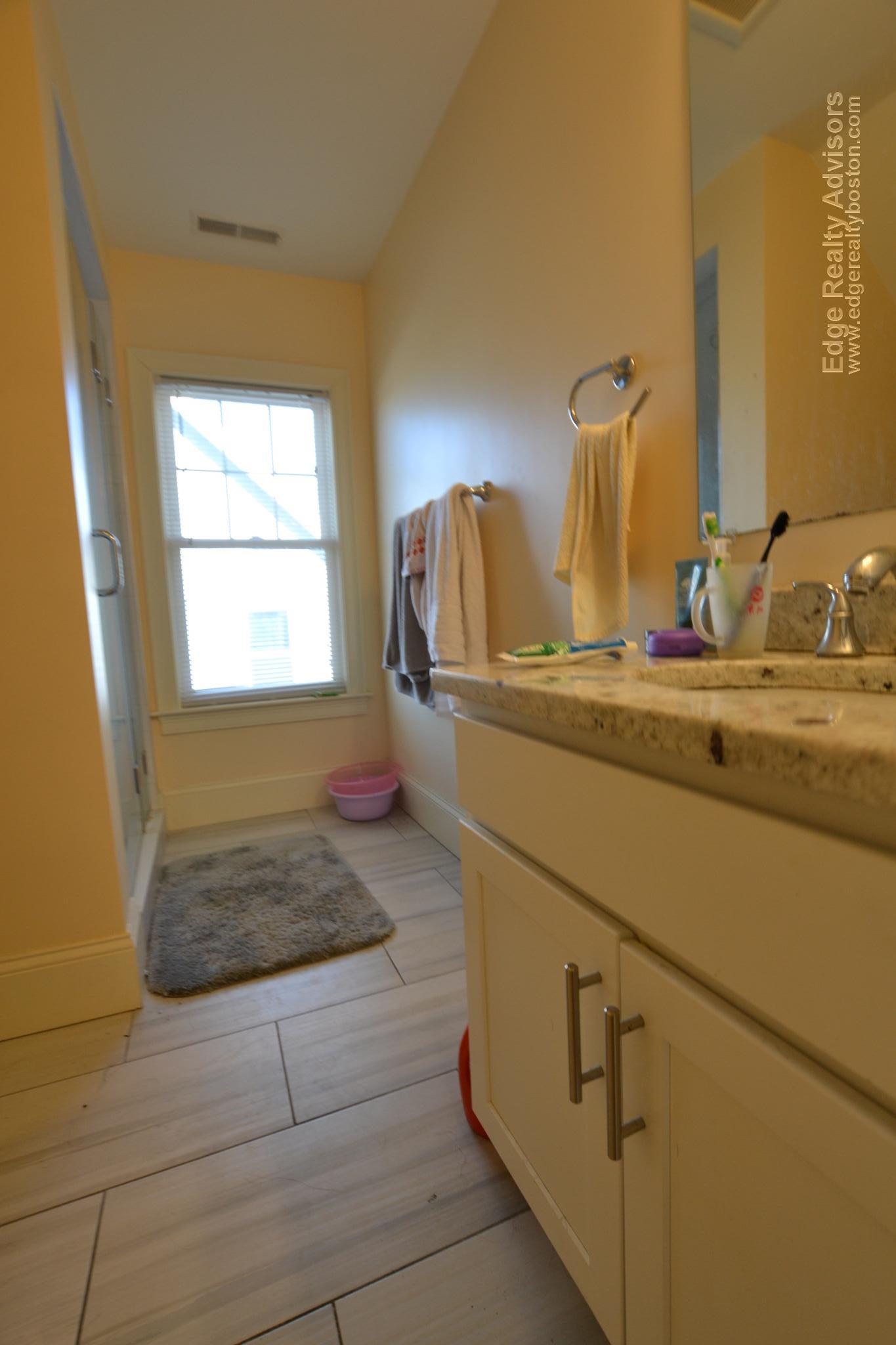 4 bed, 2 bath apartment for rent at 21 Higgins St Unit 2, Allston — photo 9 of 9