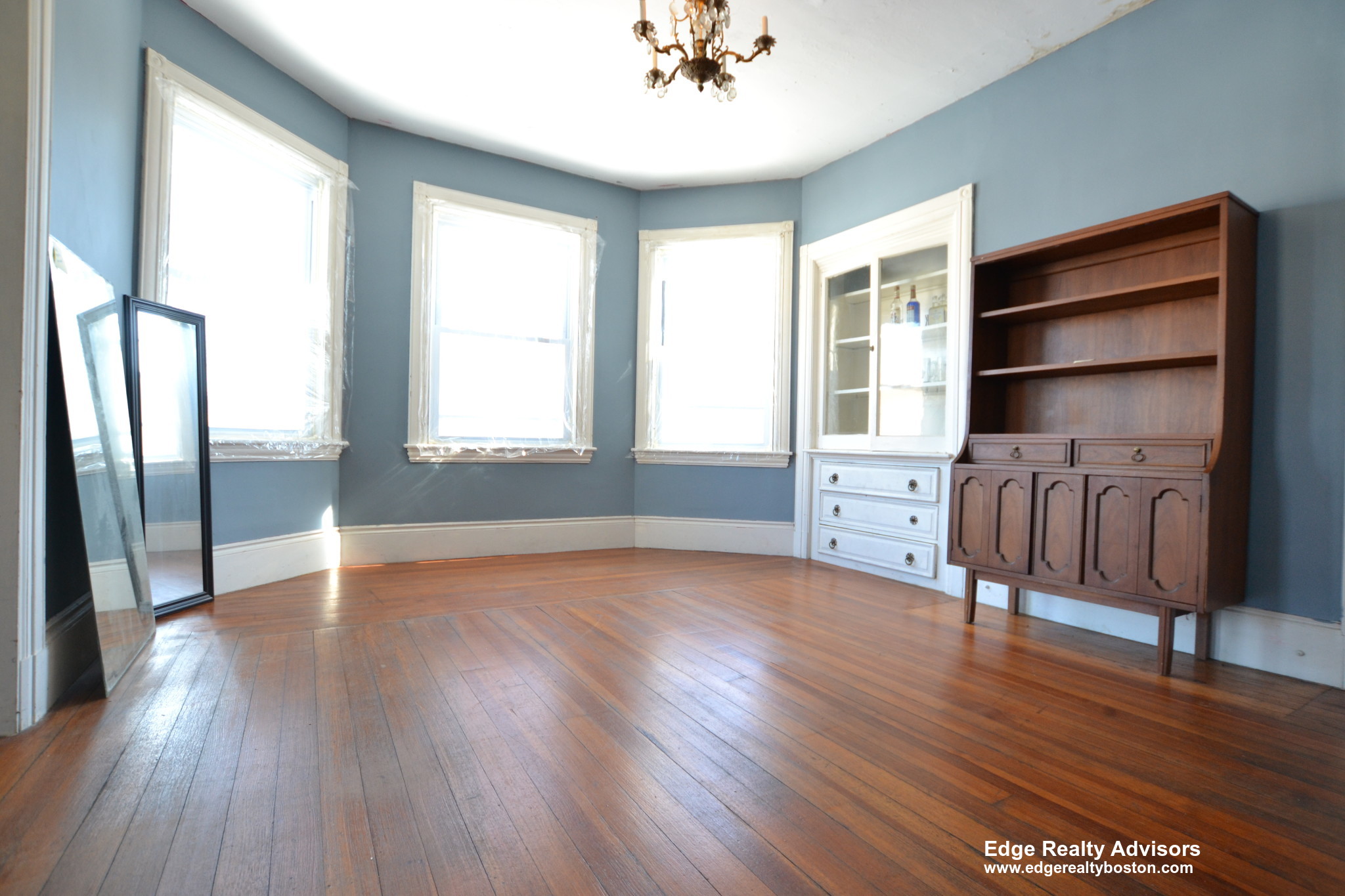 4 bed, 1.5 bath apartment for rent at 22 Surrey St Unit 1, Brighton — photo 2 of 9