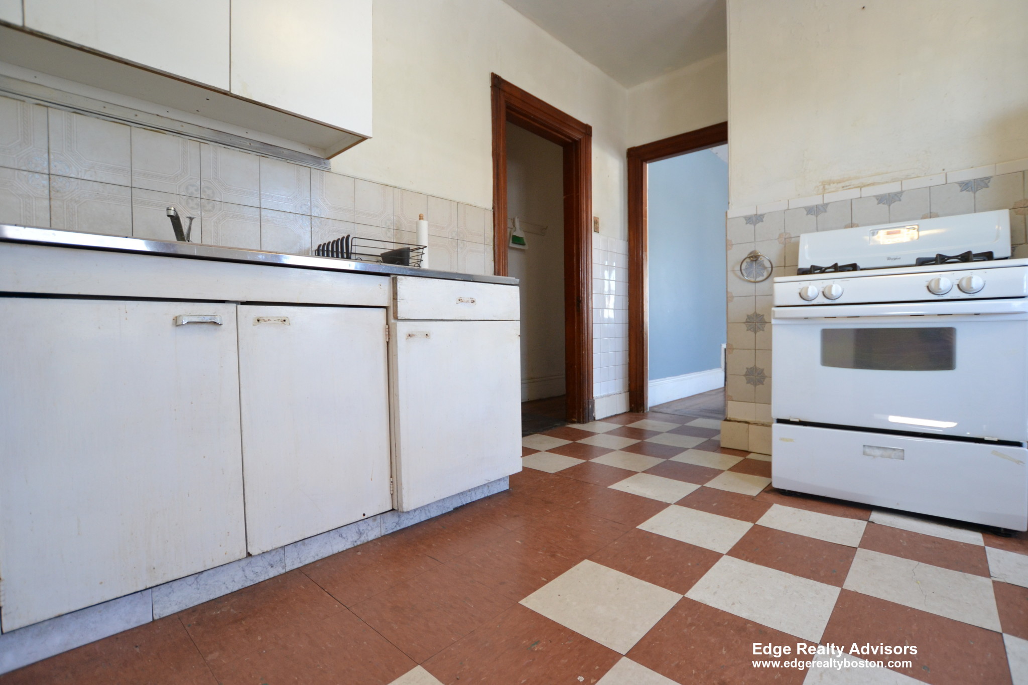 4 bed, 1.5 bath apartment for rent at 22 Surrey St Unit 1, Brighton