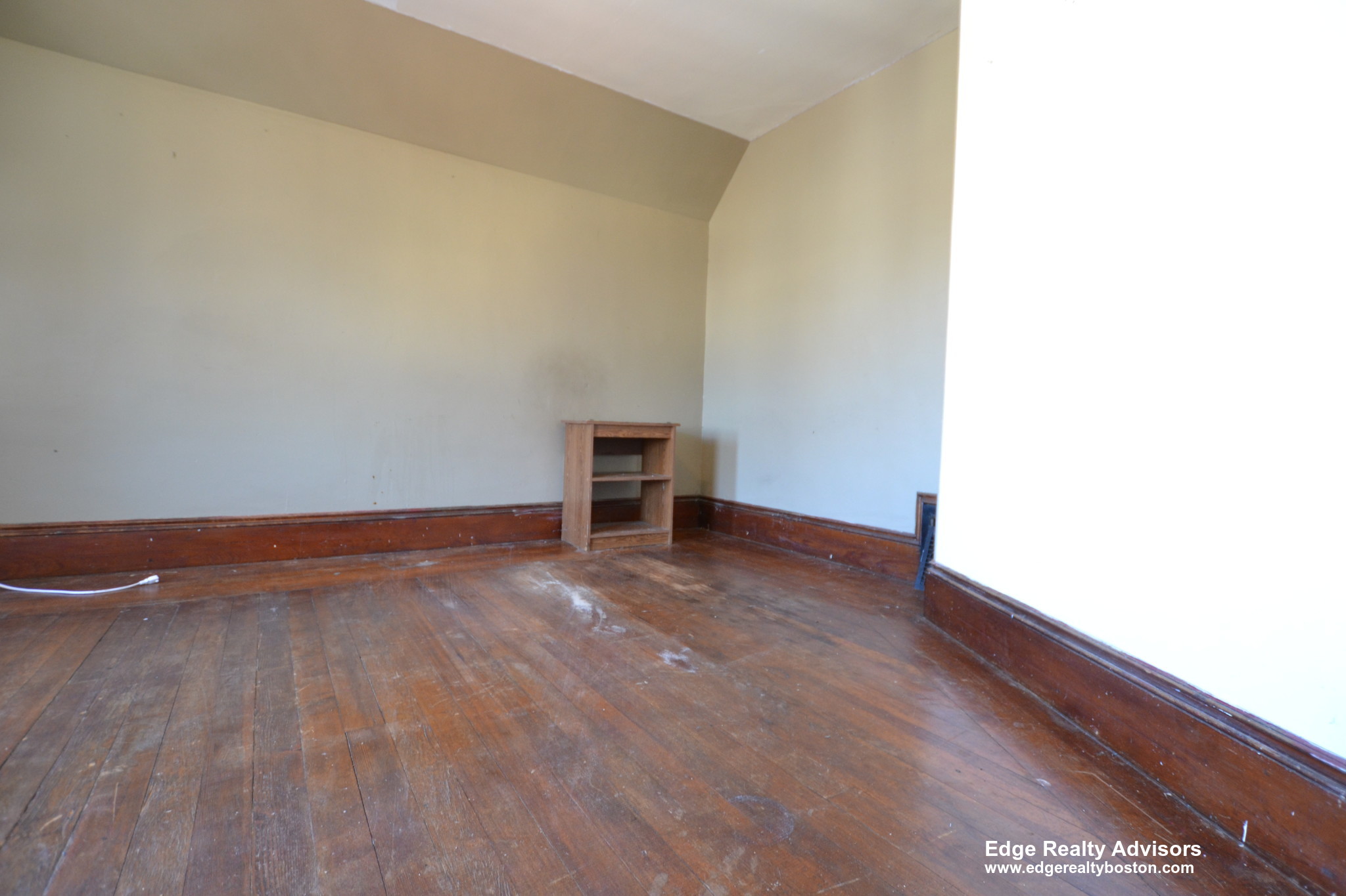 4 bed, 1.5 bath apartment for rent at 22 Surrey St Unit 1, Brighton — photo 5 of 9