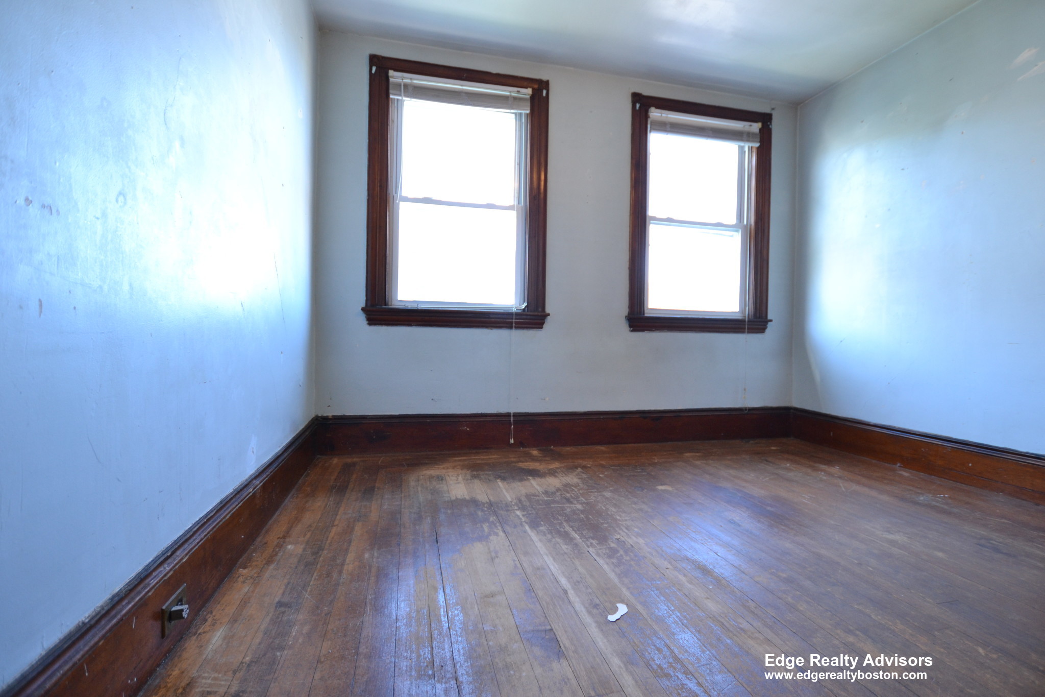 4 bed, 1.5 bath apartment for rent at 22 Surrey St Unit 1, Brighton — photo 6 of 9