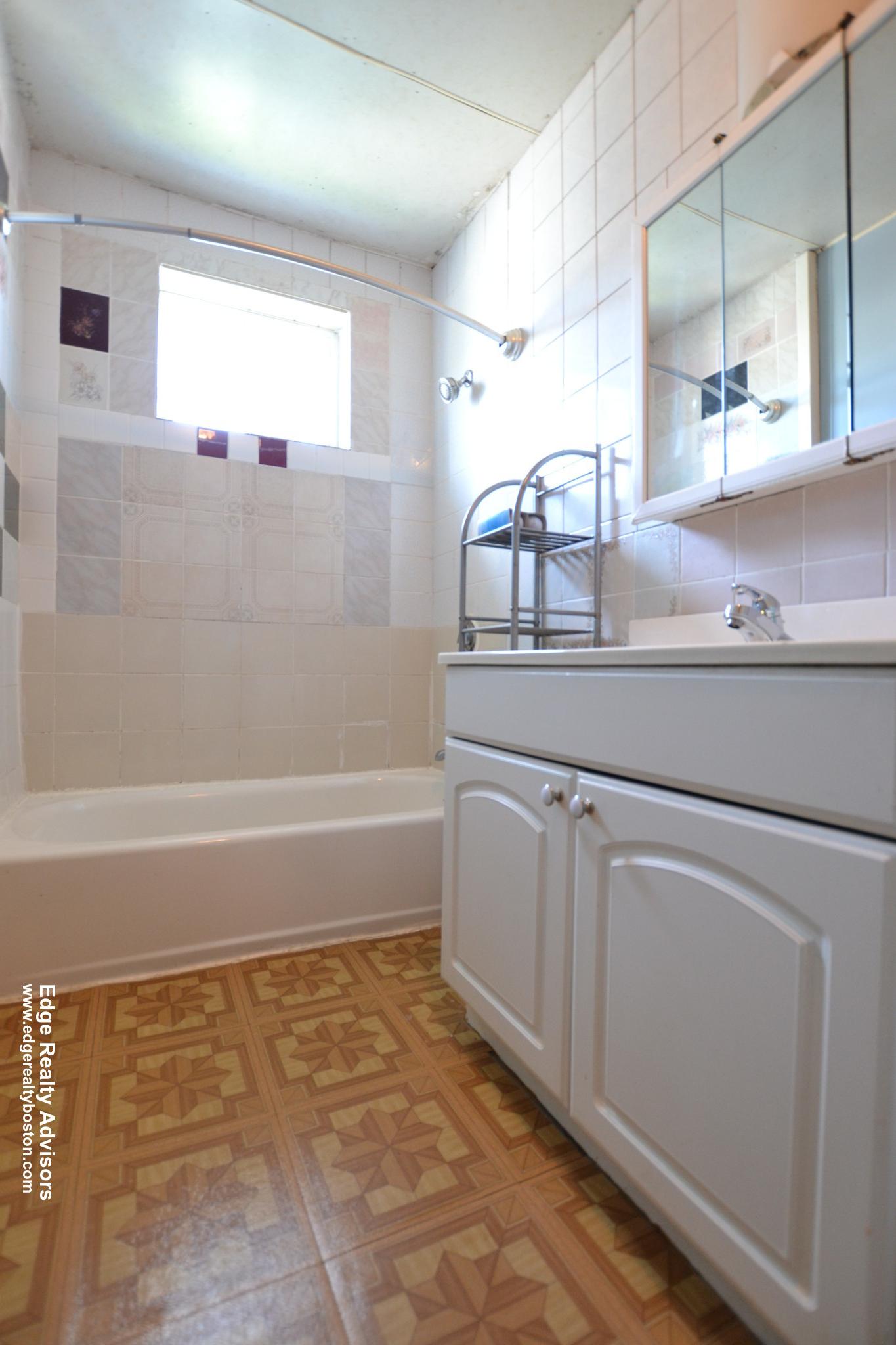4 bed, 1.5 bath apartment for rent at 22 Surrey St Unit 1, Brighton — photo 8 of 9