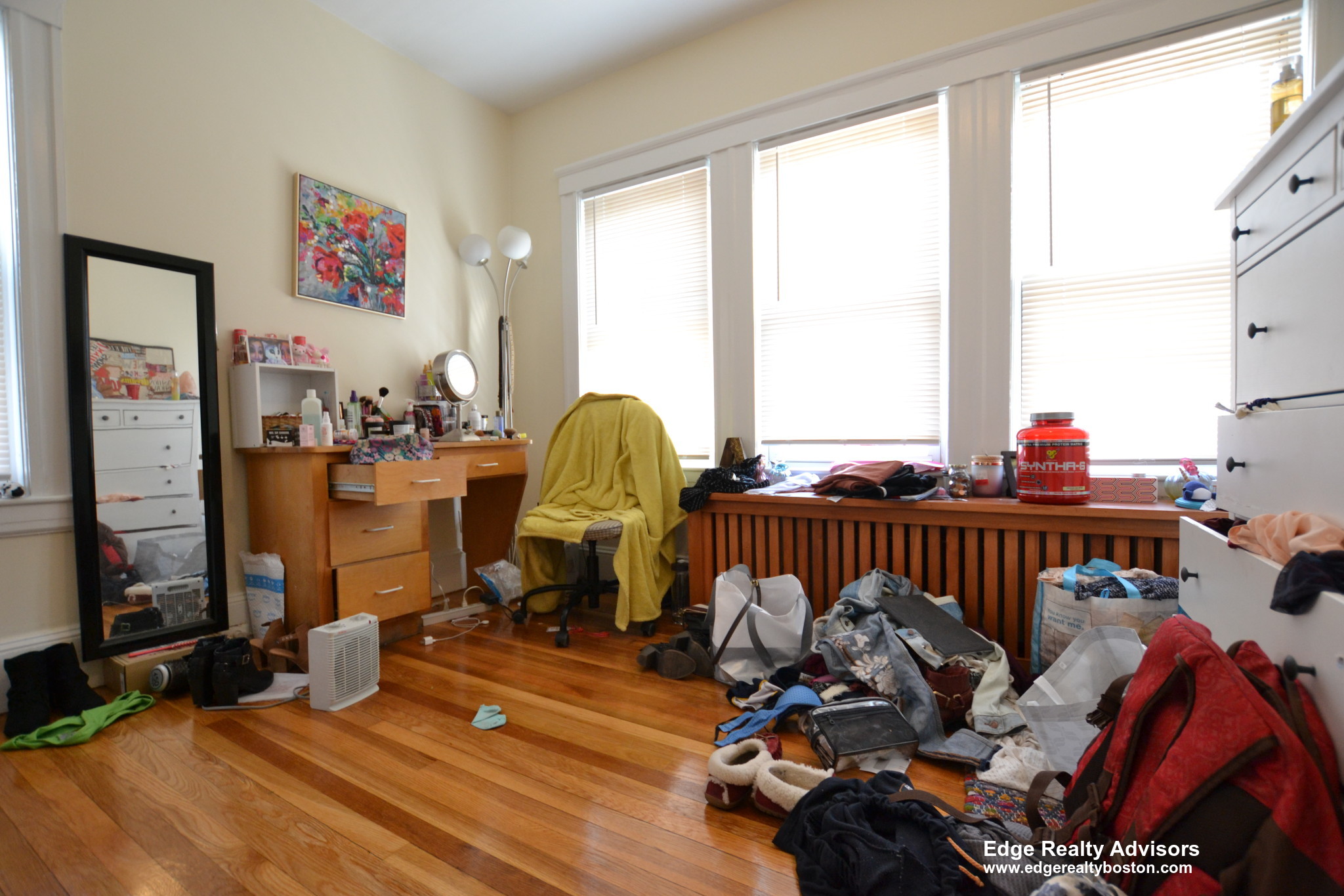 3 bed, 1 bath apartment for rent at 30 Falkland St Unit 1, Brighton — photo 8 of 9
