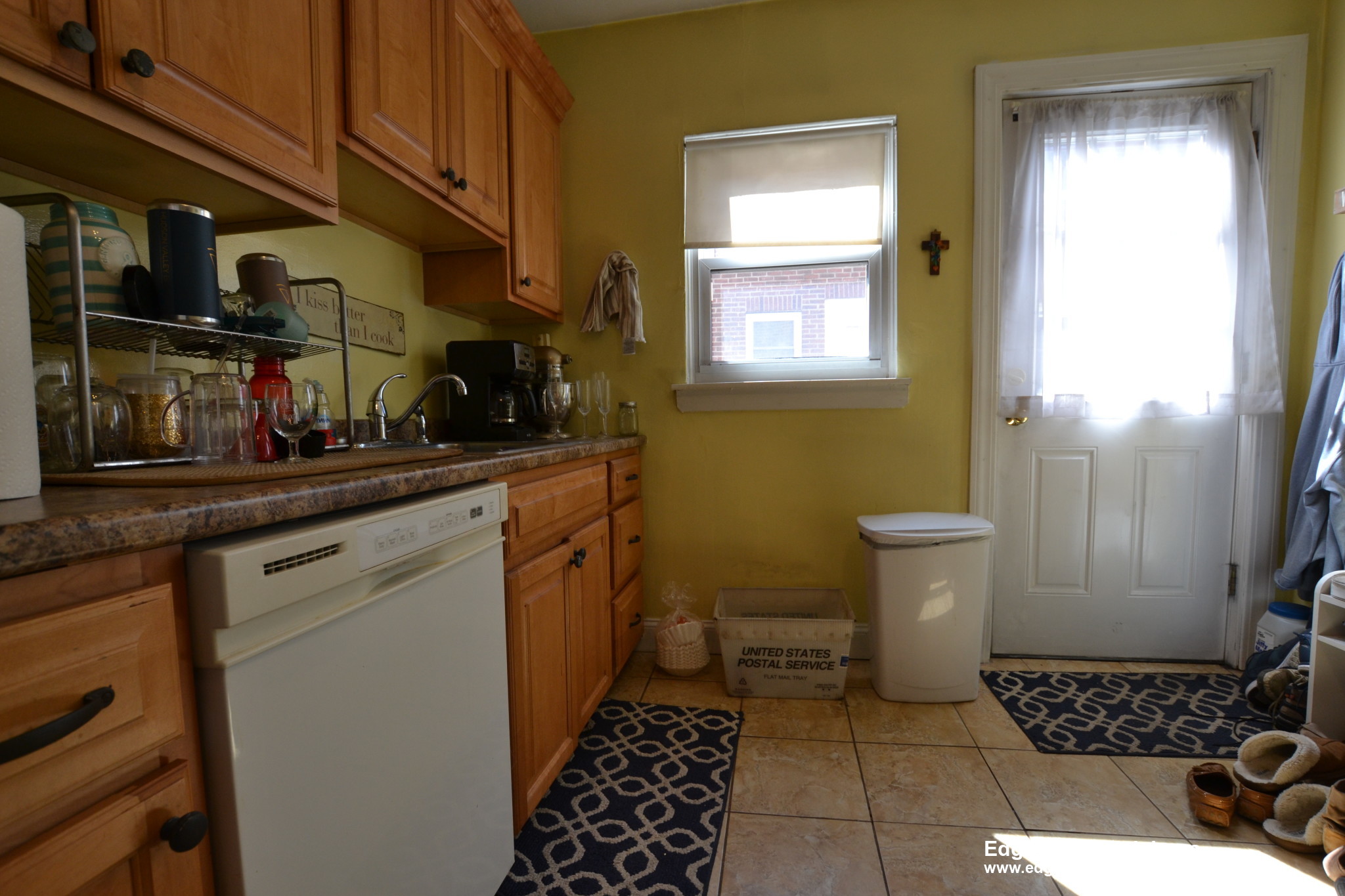 1 bed, 1 bath apartment for rent at 18 Beechcroft St Unit 1, Brighton — photo 3 of 7