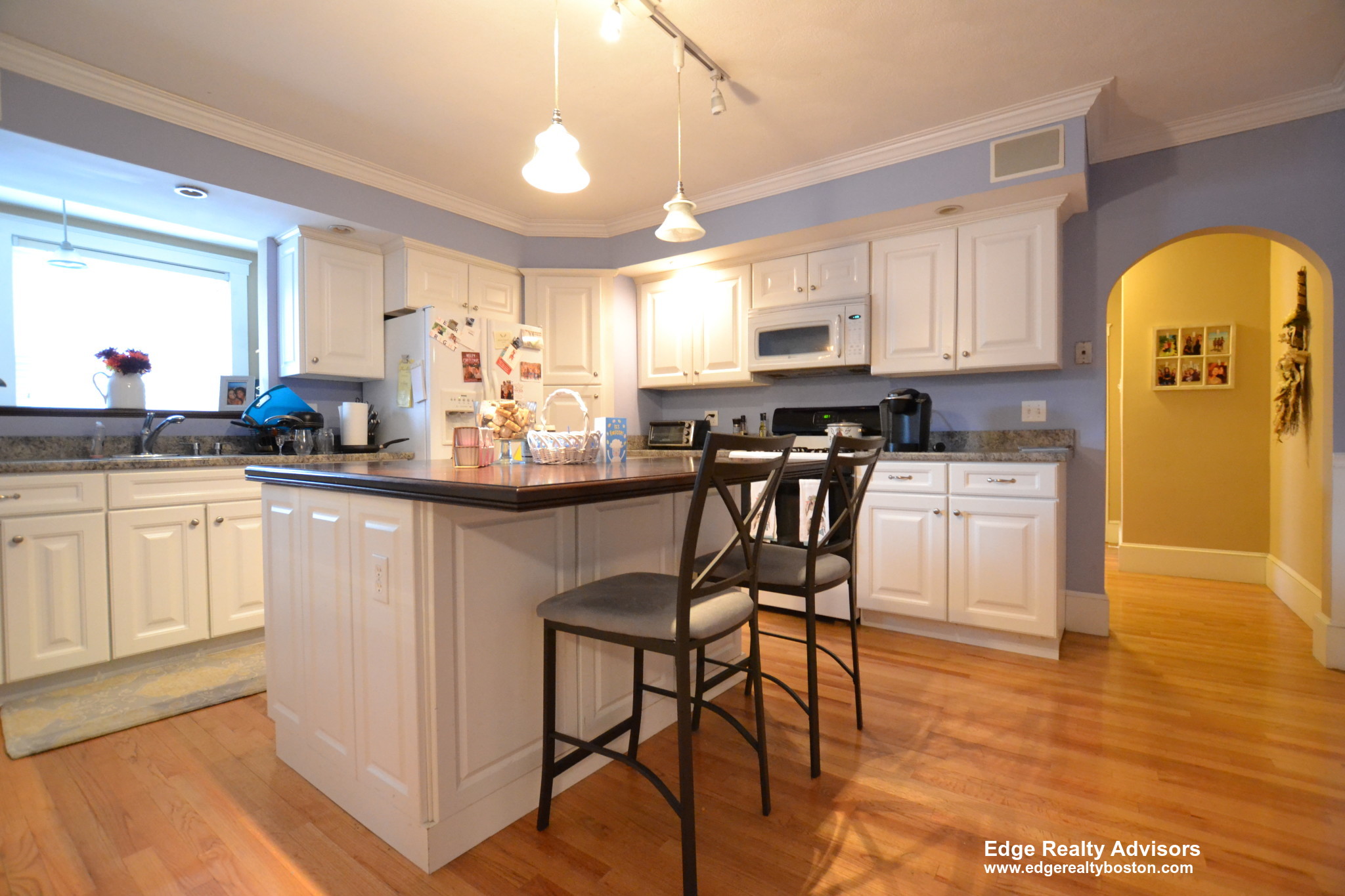 2 bed, 2 bath apartment for rent at 79 Surrey St Unit 1, Brighton — photo 2 of 18