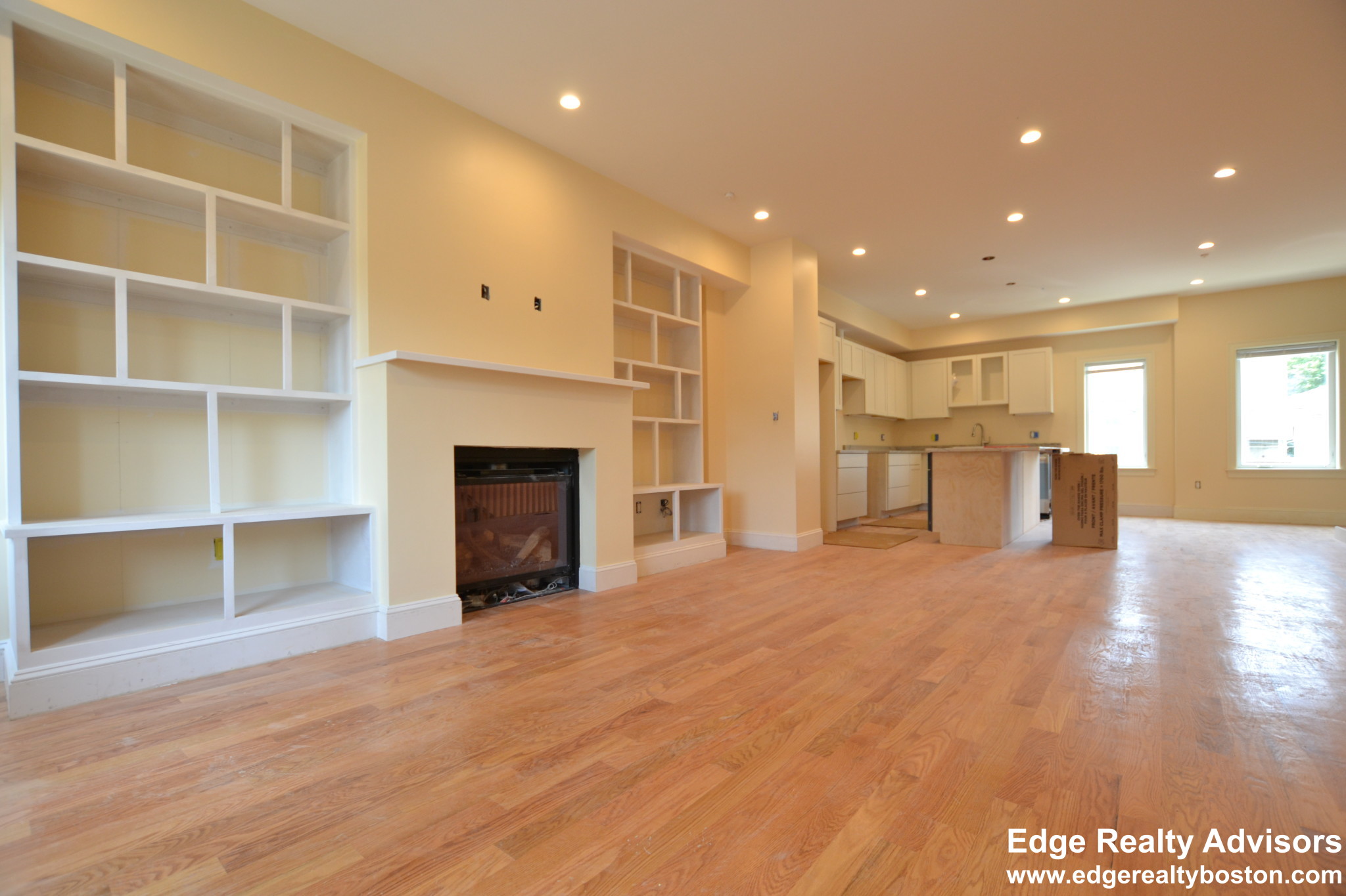4 bed, 3.5 bath apartment for rent at 7 Cufflin St Unit 1, Brighton — photo 2 of 6