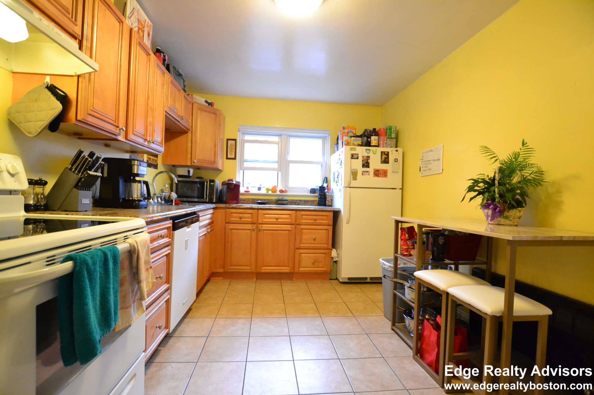 1 bed, 1 bath apartment for rent at 45 Beechcroft St Unit 4, Brighton — photo 3 of 7