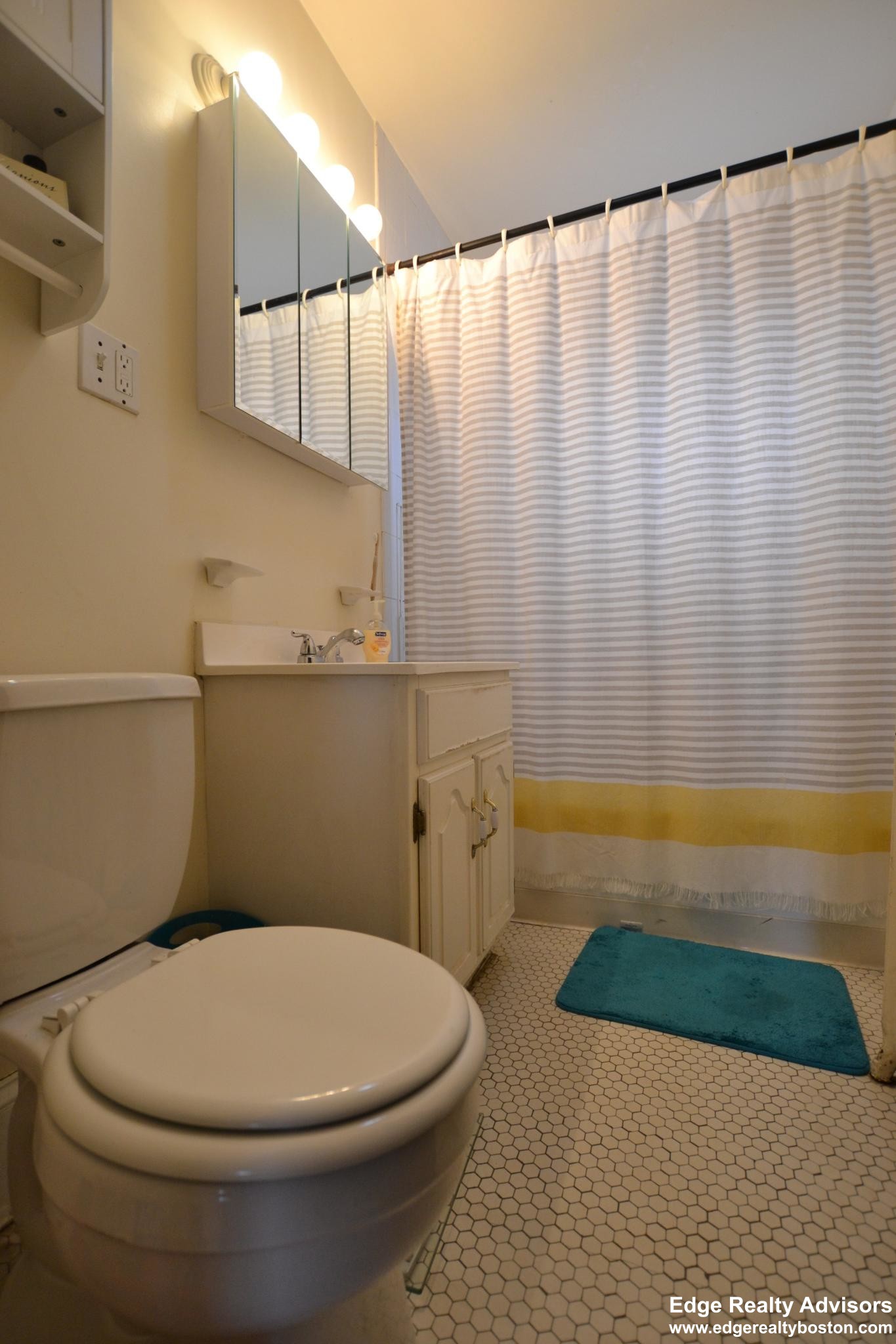 3 bed, 1 bath apartment for rent at 7 Dickinson Rd Unit 1, Brighton — photo 8 of 8