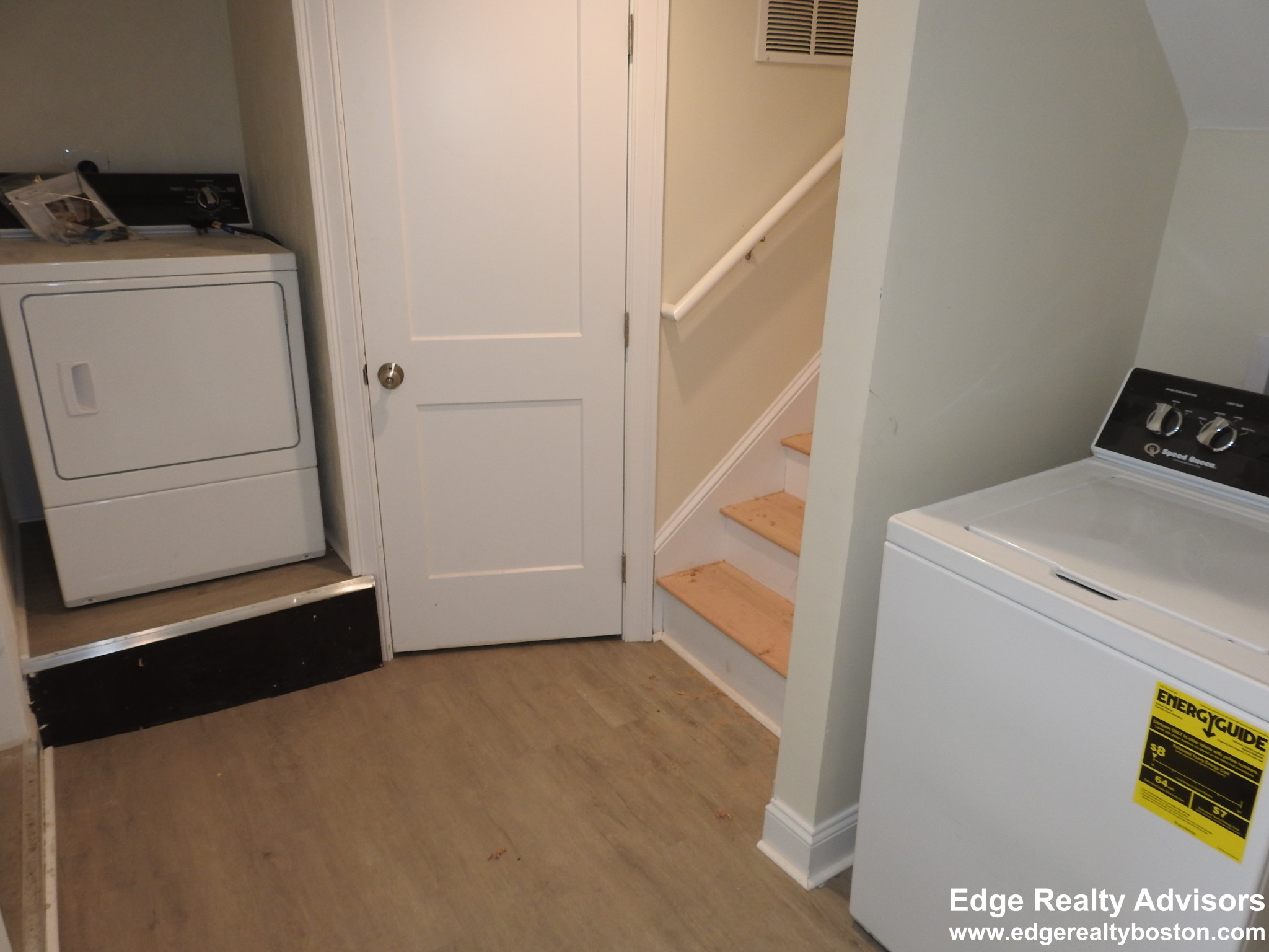 4 bed, 4+ bath apartment for rent at 480 Fulton St Unit Right, Medford Hillside — photo 6 of 10