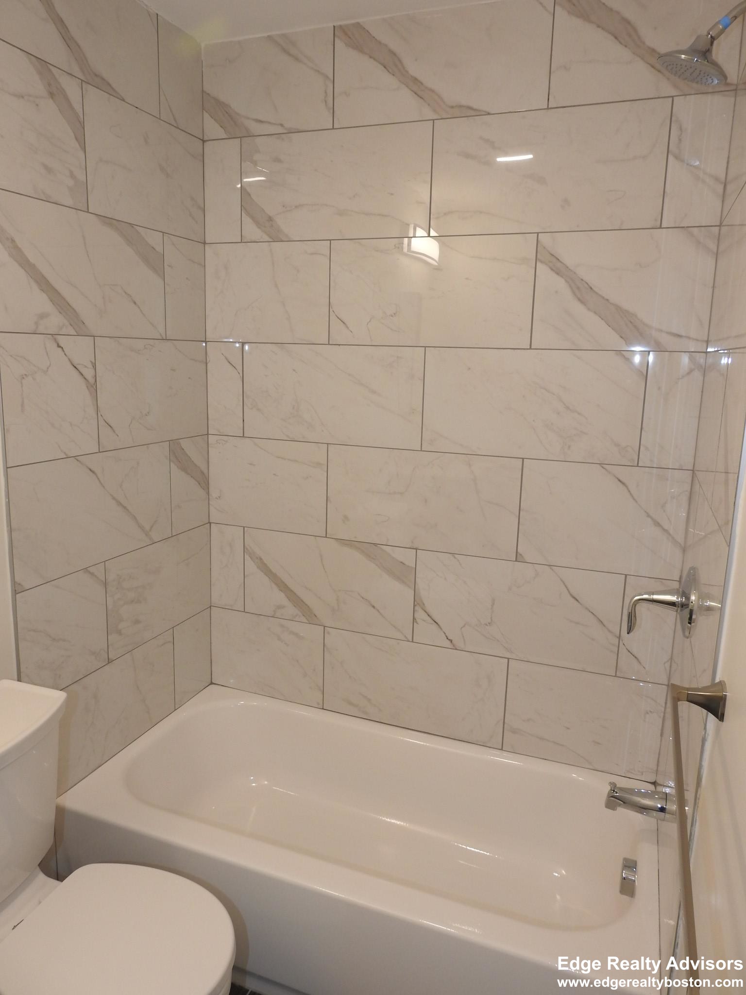 4 bed, 4+ bath apartment for rent at 480 Fulton St Unit Right, Medford Hillside — photo 7 of 10