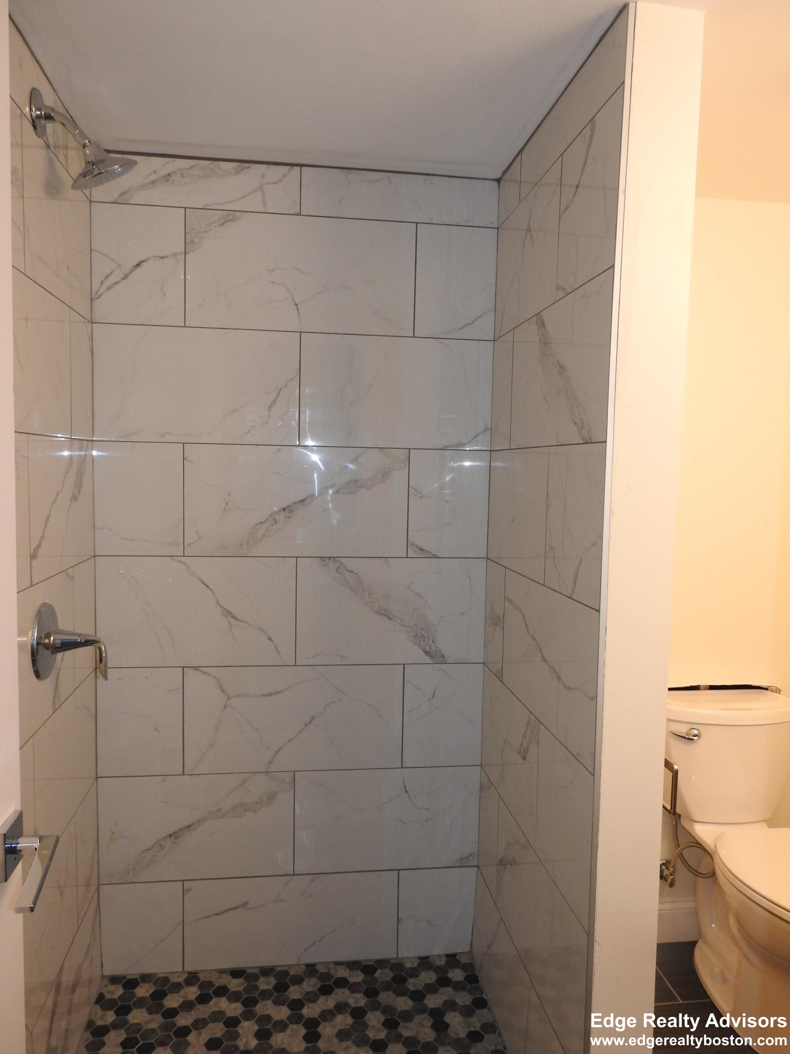 4 bed, 4+ bath apartment for rent at 480 Fulton St Unit Right, Medford Hillside — photo 10 of 10