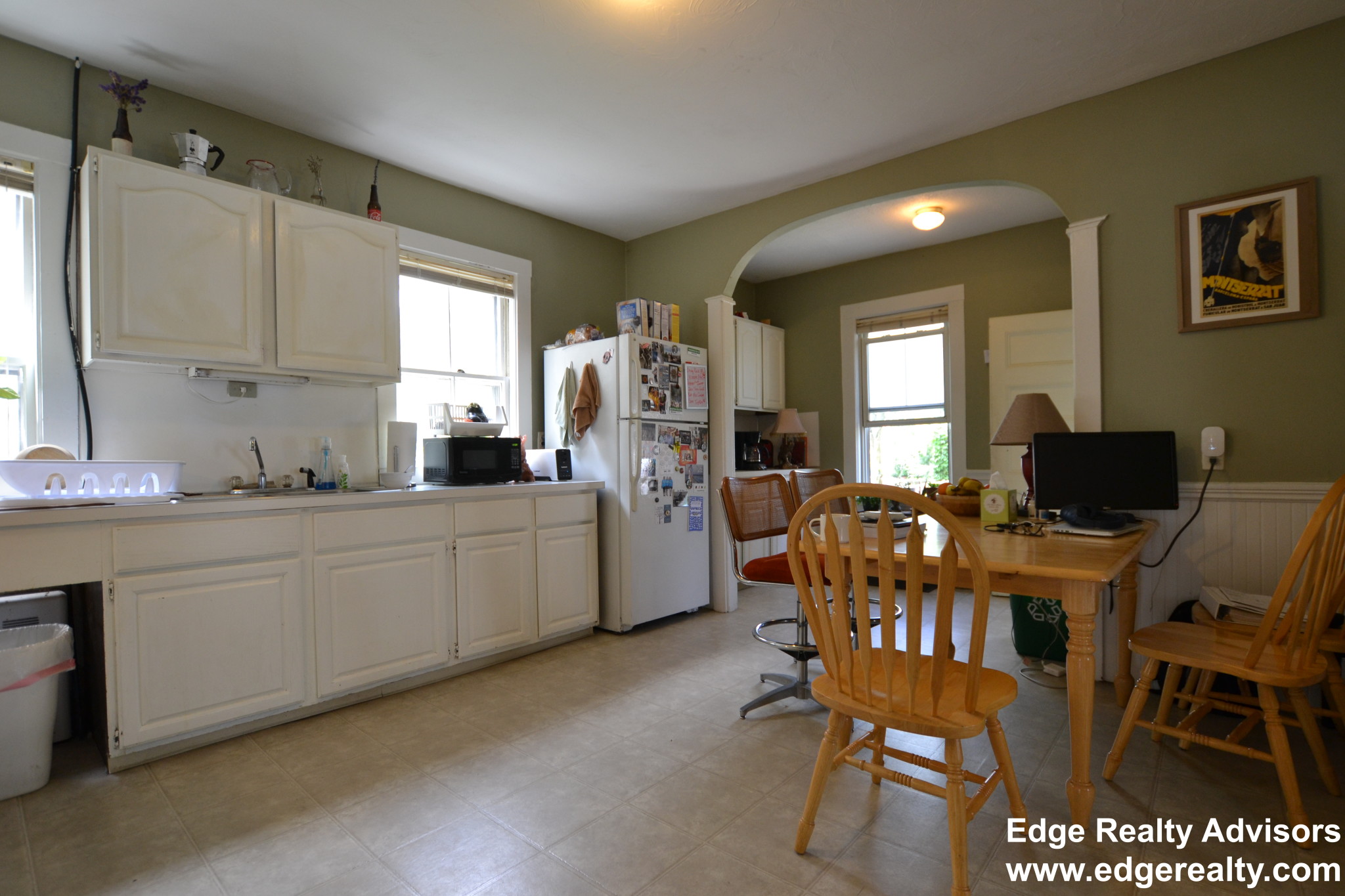 3 bed, 1 bath apartment for rent at 53 Shannon St Unit 1, Brighton — photo 1 of 9