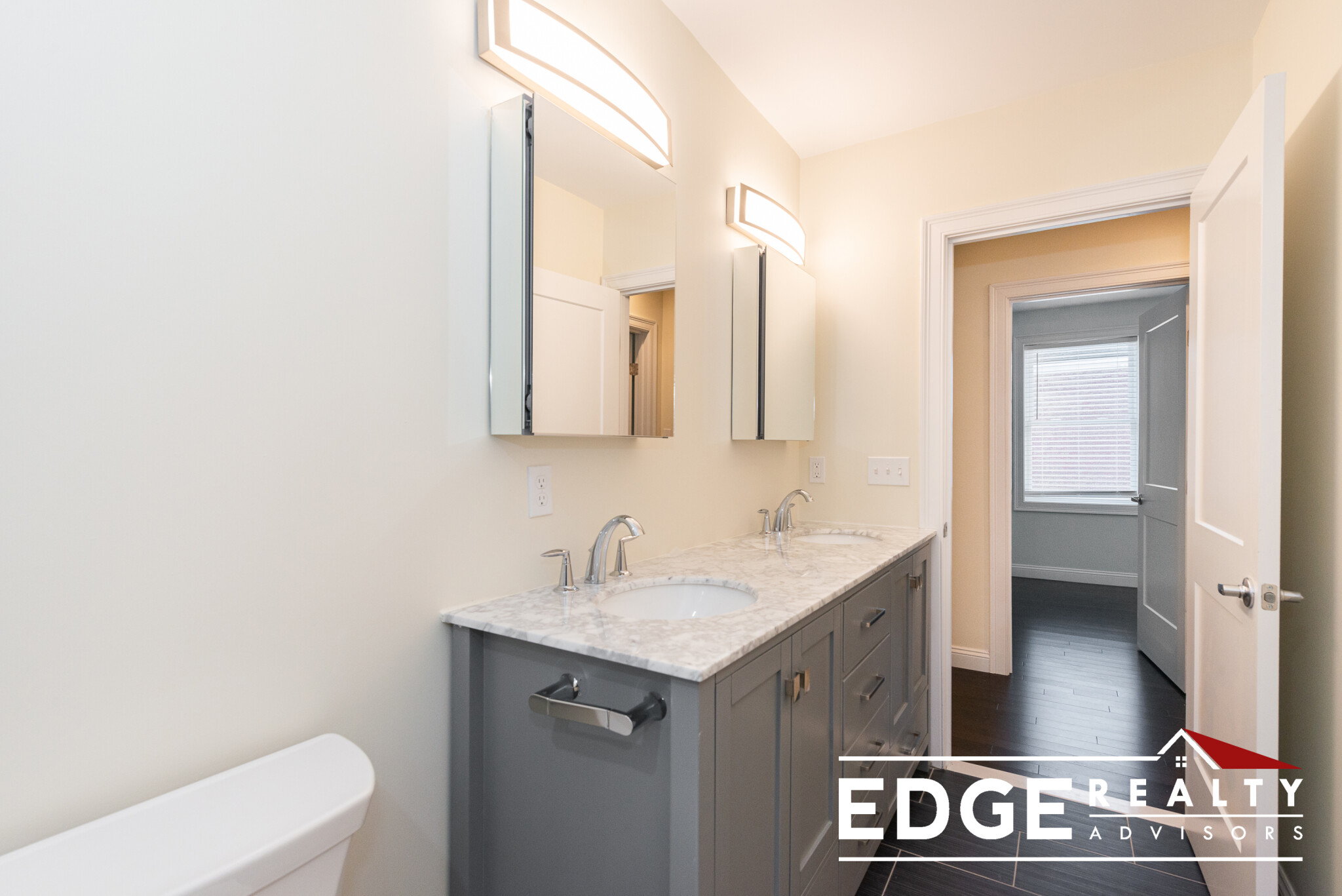 6 bed, 4+ bath apartment for rent at 9 Marion St Unit 1, Tufts University — photo 12 of 23