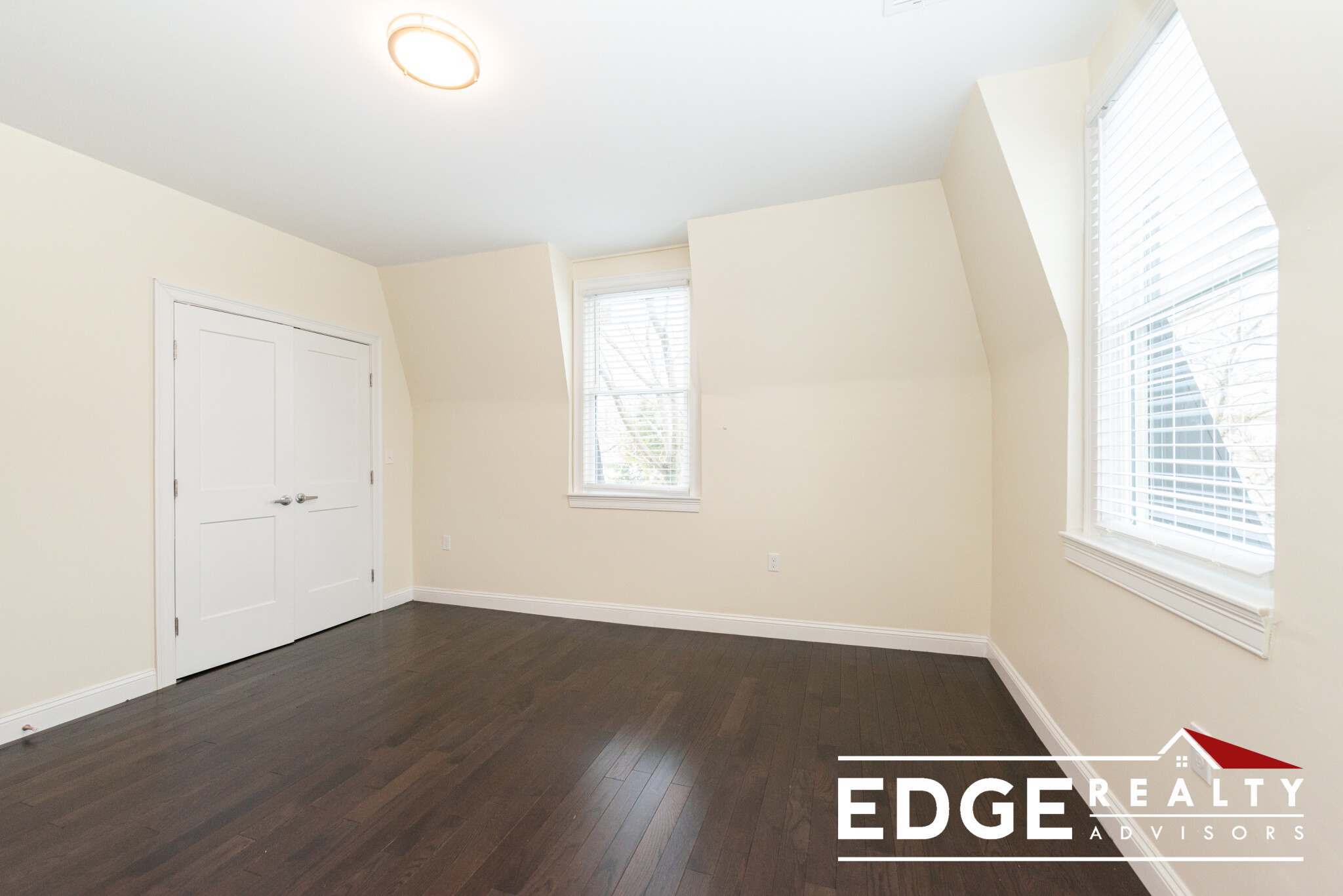 6 bed, 4+ bath apartment for rent at 9 Marion St Unit 1, Tufts University — photo 20 of 23