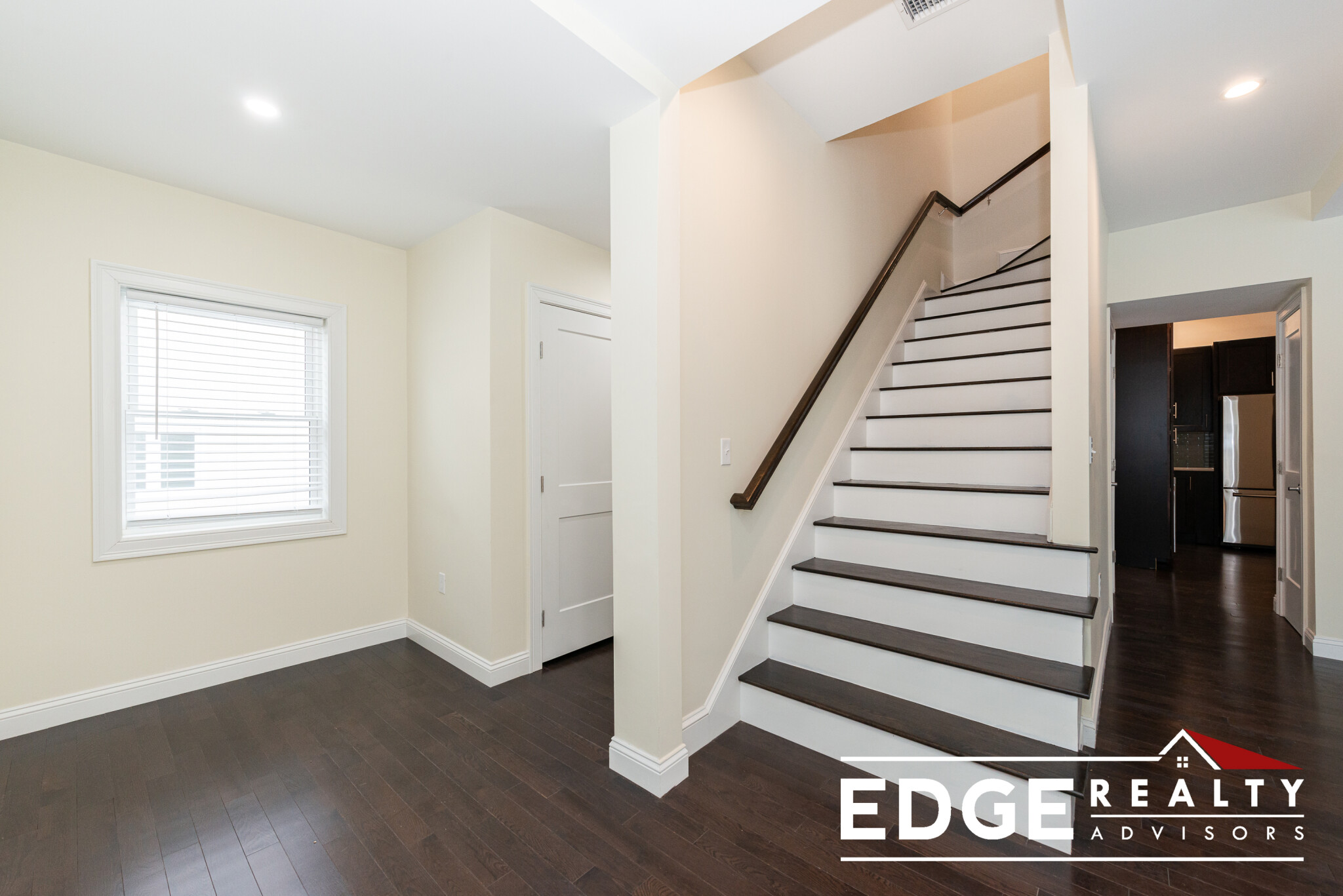 6 bed, 4+ bath apartment for rent at 9 Marion St Unit 1, Tufts University — photo 5 of 23