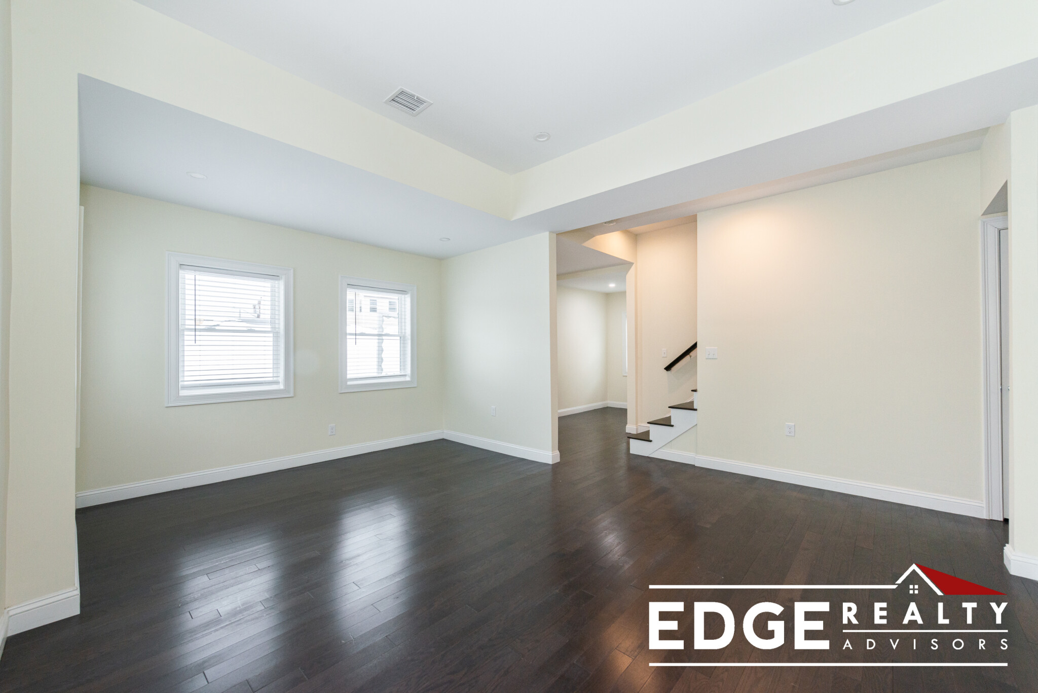 6 bed, 4+ bath apartment for rent at 9 Marion St Unit 1, Tufts University — photo 4 of 23