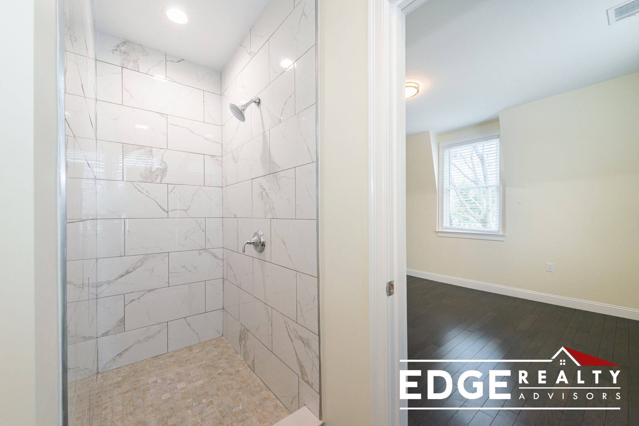 6 bed, 4+ bath apartment for rent at 9 Marion St Unit 1, Tufts University — photo 8 of 23