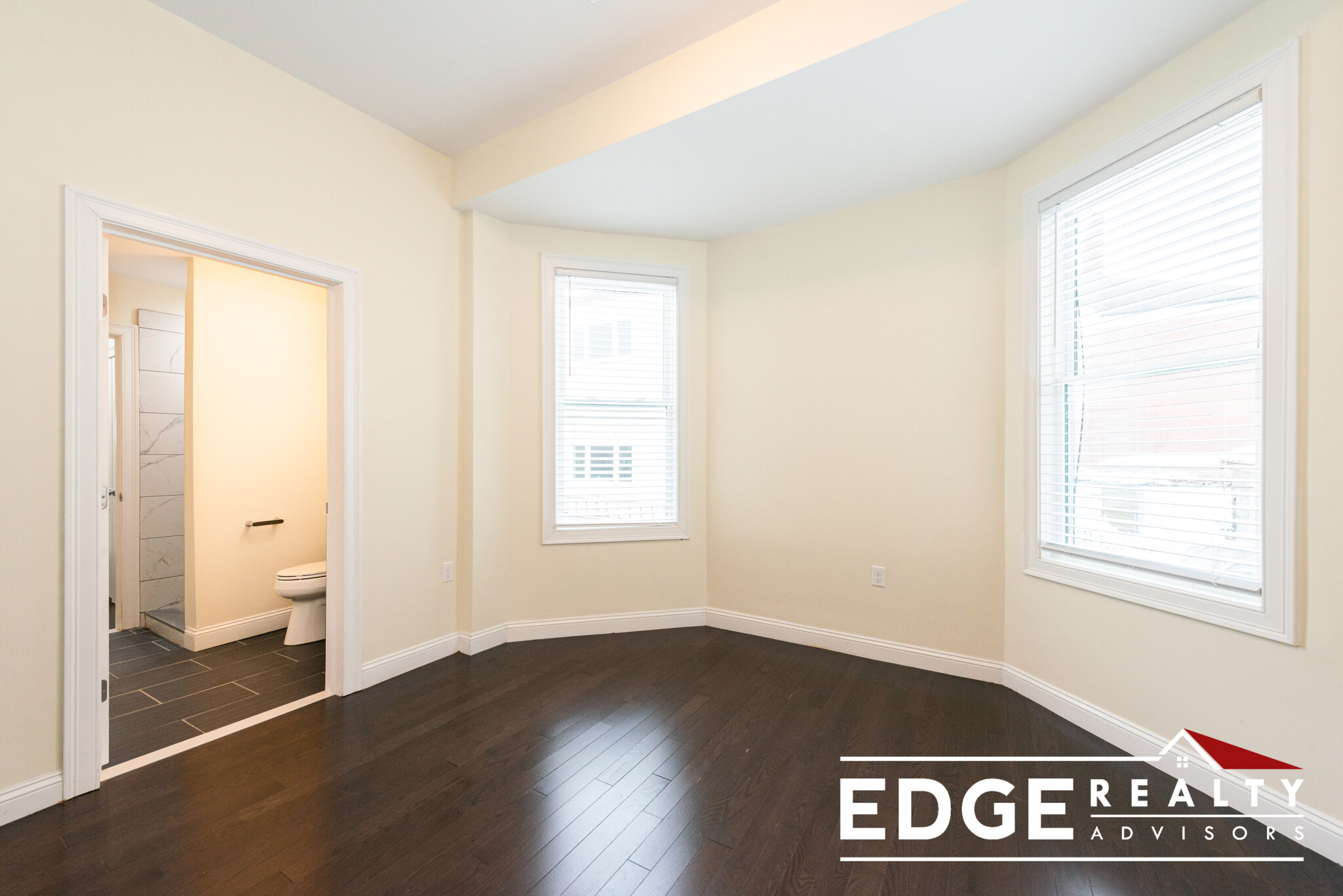 6 bed, 4+ bath apartment for rent at 9 Marion St Unit 1, Tufts University — photo 9 of 23