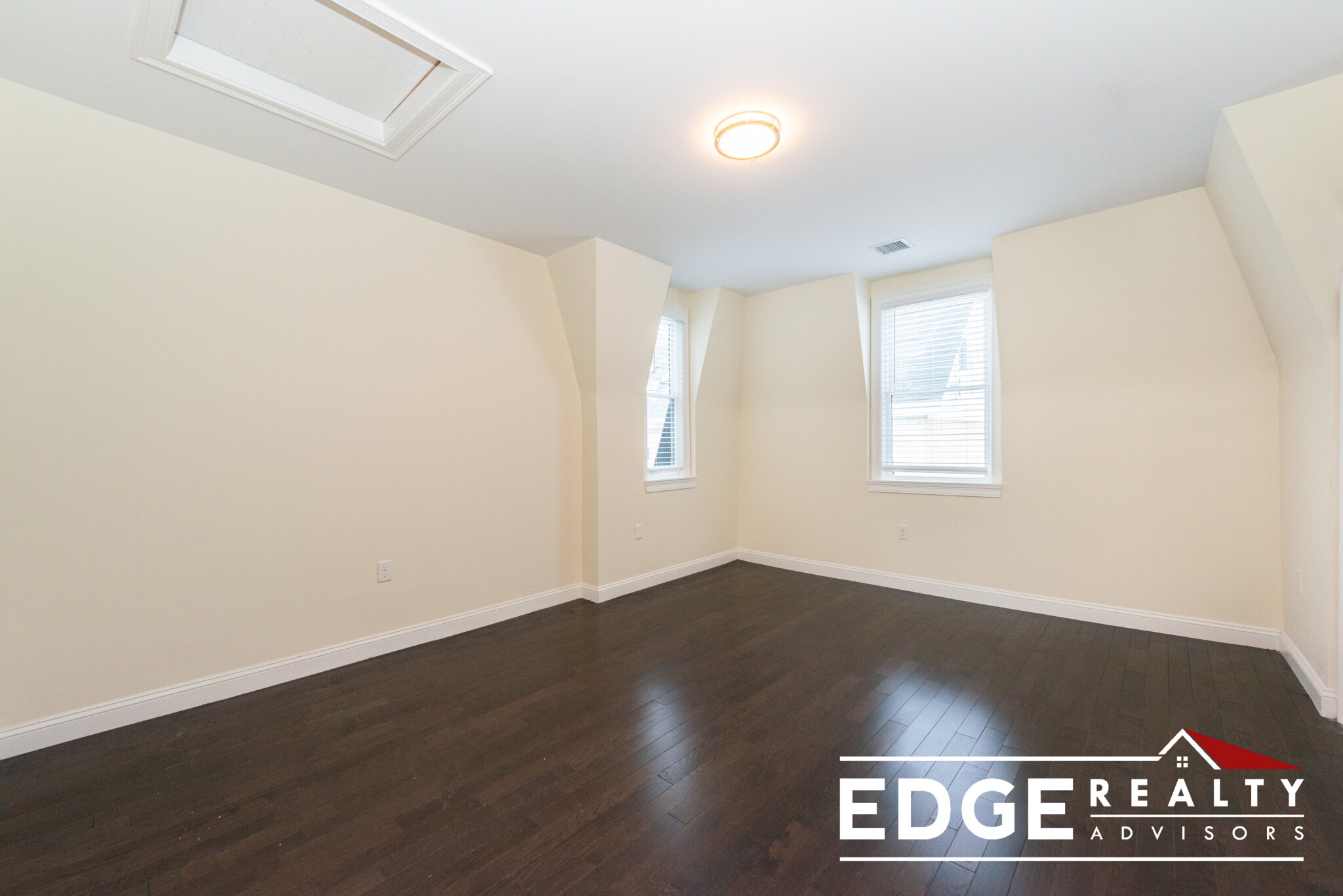 6 bed, 4+ bath apartment for rent at 9 Marion St Unit 1, Tufts University — photo 10 of 23