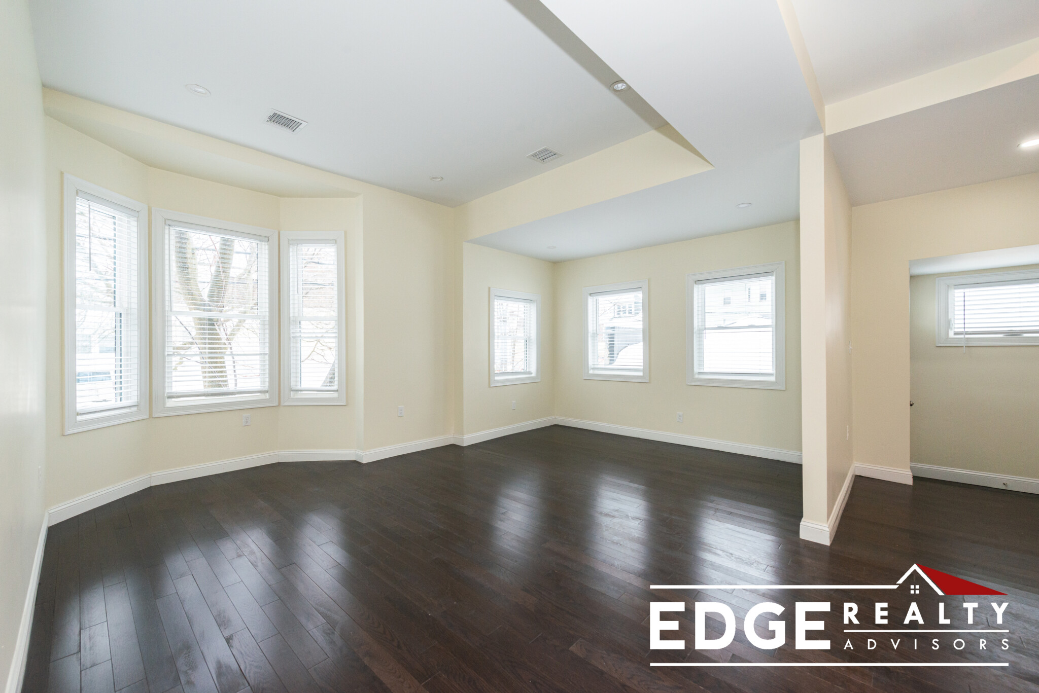 6 bed, 4+ bath apartment for rent at 9 Marion St Unit 1, Tufts University — photo 11 of 23