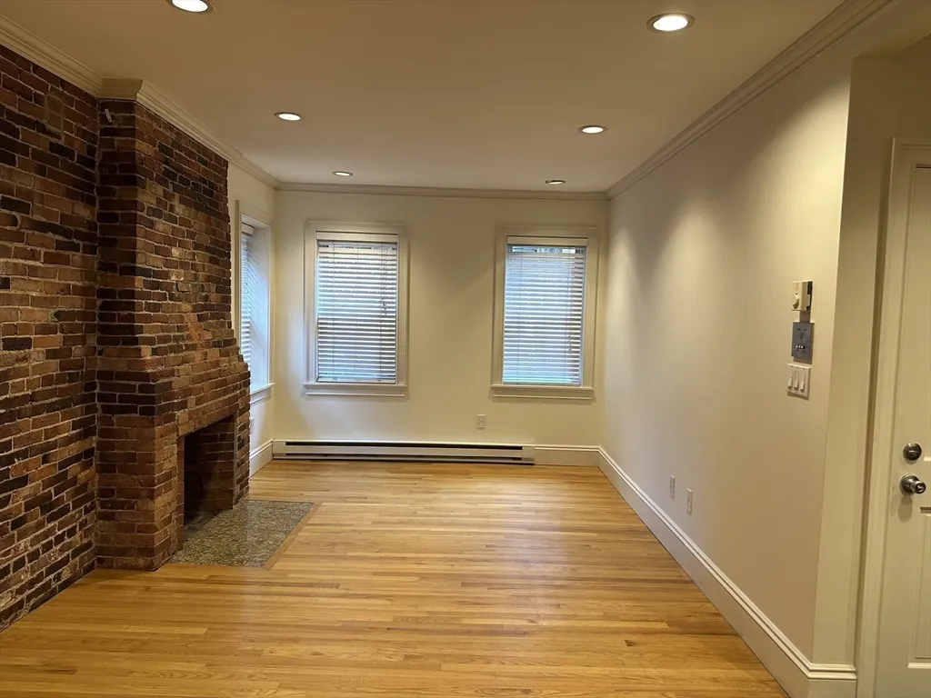 1 Hull Street Ct, North End