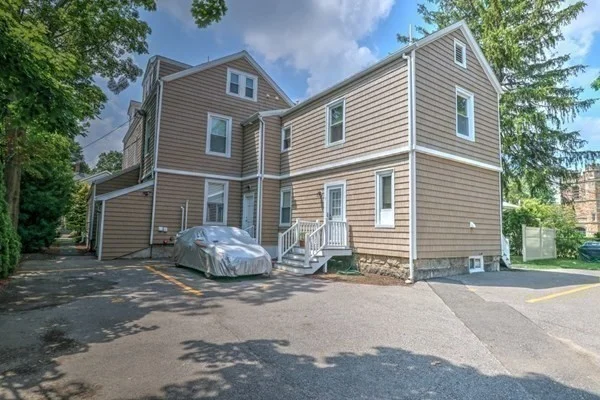 37 Walnut Pl, Newtonville