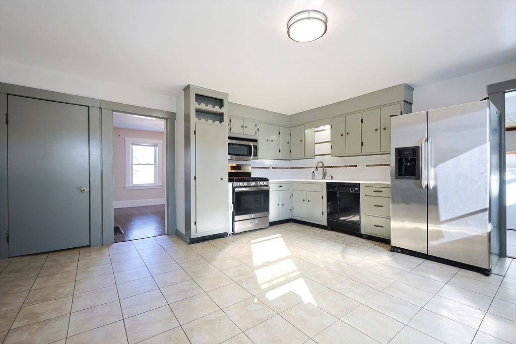 30 Lawrence St, Milford