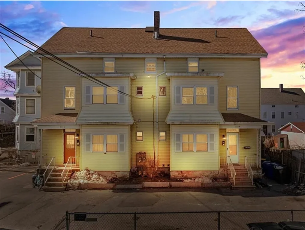 1116 N Main St, Fall River