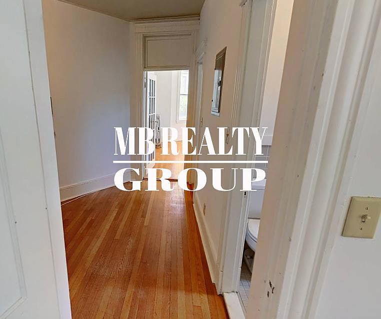 1 split bed, 1 bath apartment for rent at 11 Tetlow St Unit 17, Fenway — photo 7 of 8